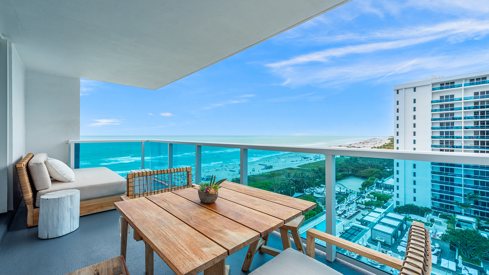 Casa Casuarina Miami: Luxury 2-Bedroom Villa with Beachfront and Pool, Miami Beach