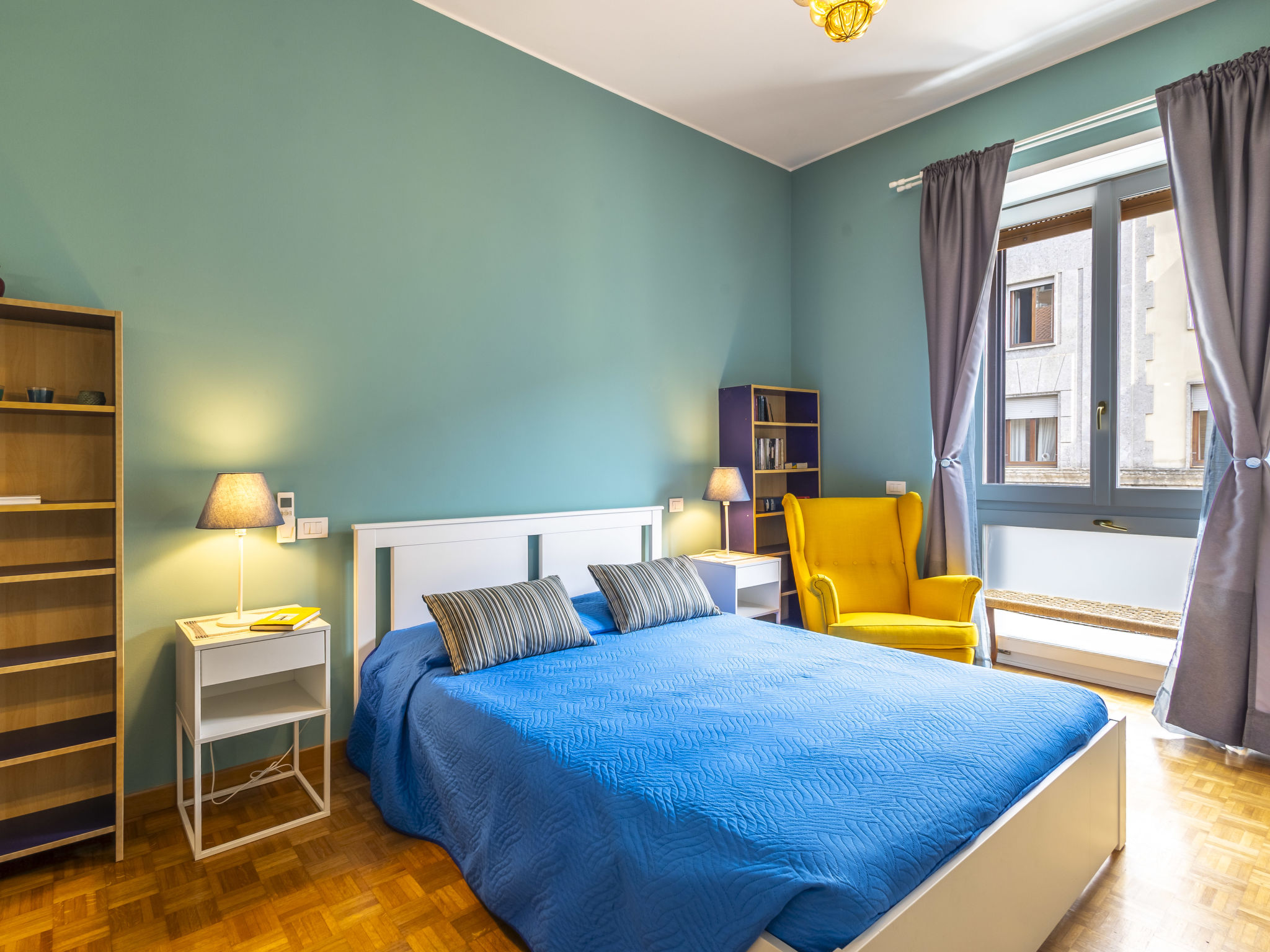 Casa Darsena Milano: Elegant 2-Bedroom Apartment in Historic Navigli District with Modern Amenities and Canal Views