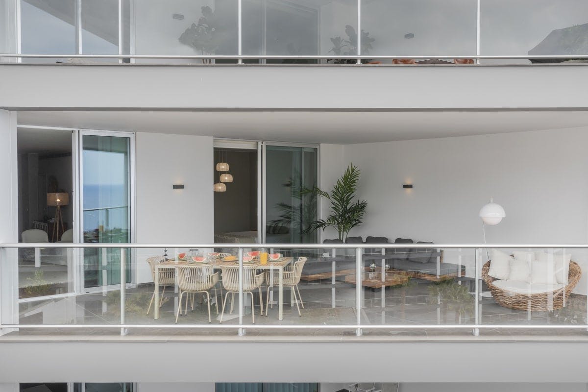 Casa Eira Funchal: Spacious 3-Bedroom Apartment with Infinity Pool and Sea Views, Madeira