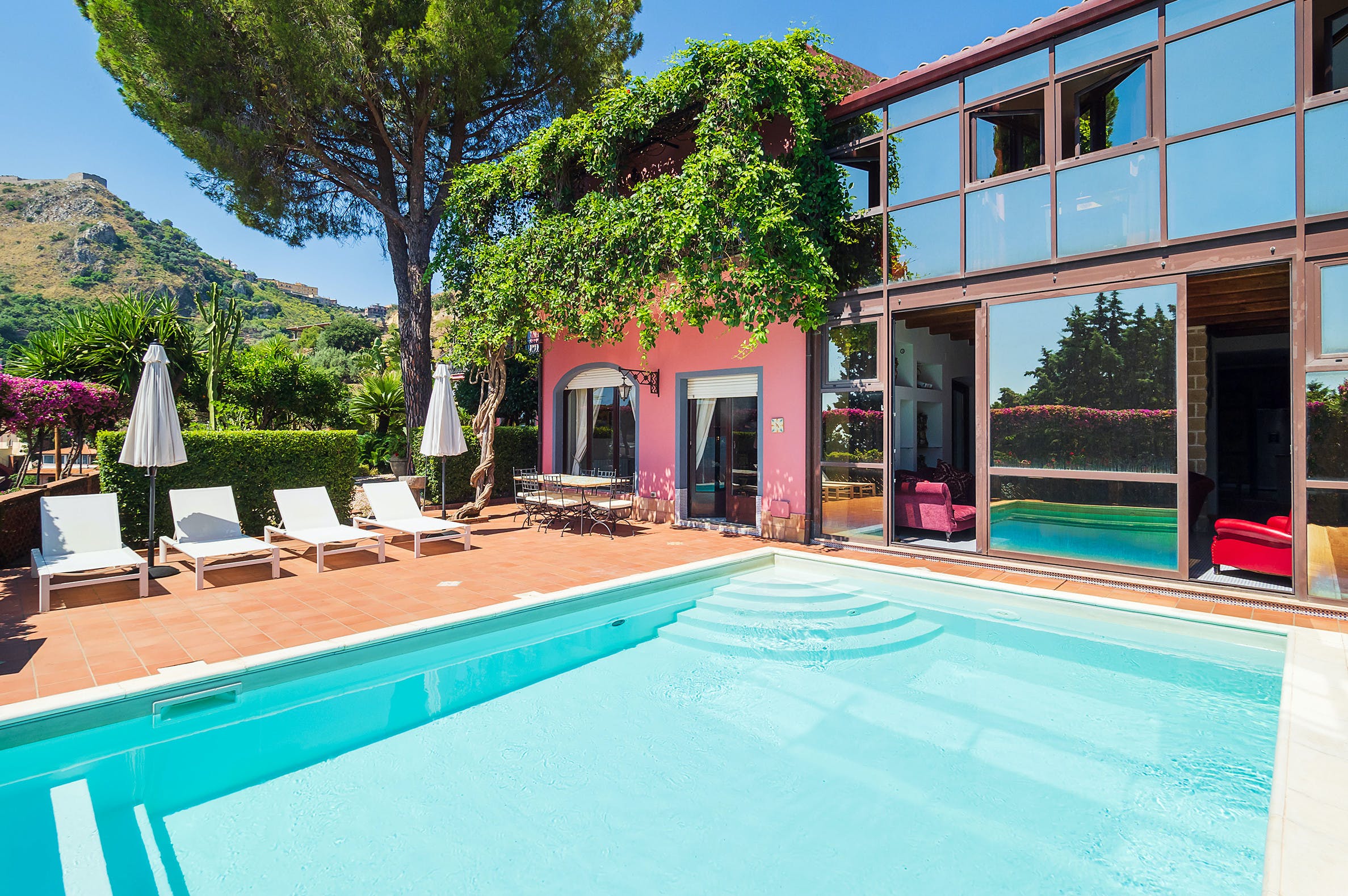 Casa Etna Taormina: Luxury 5-Bedroom Apartment with Seaview and Family-Friendly Features, Taormina