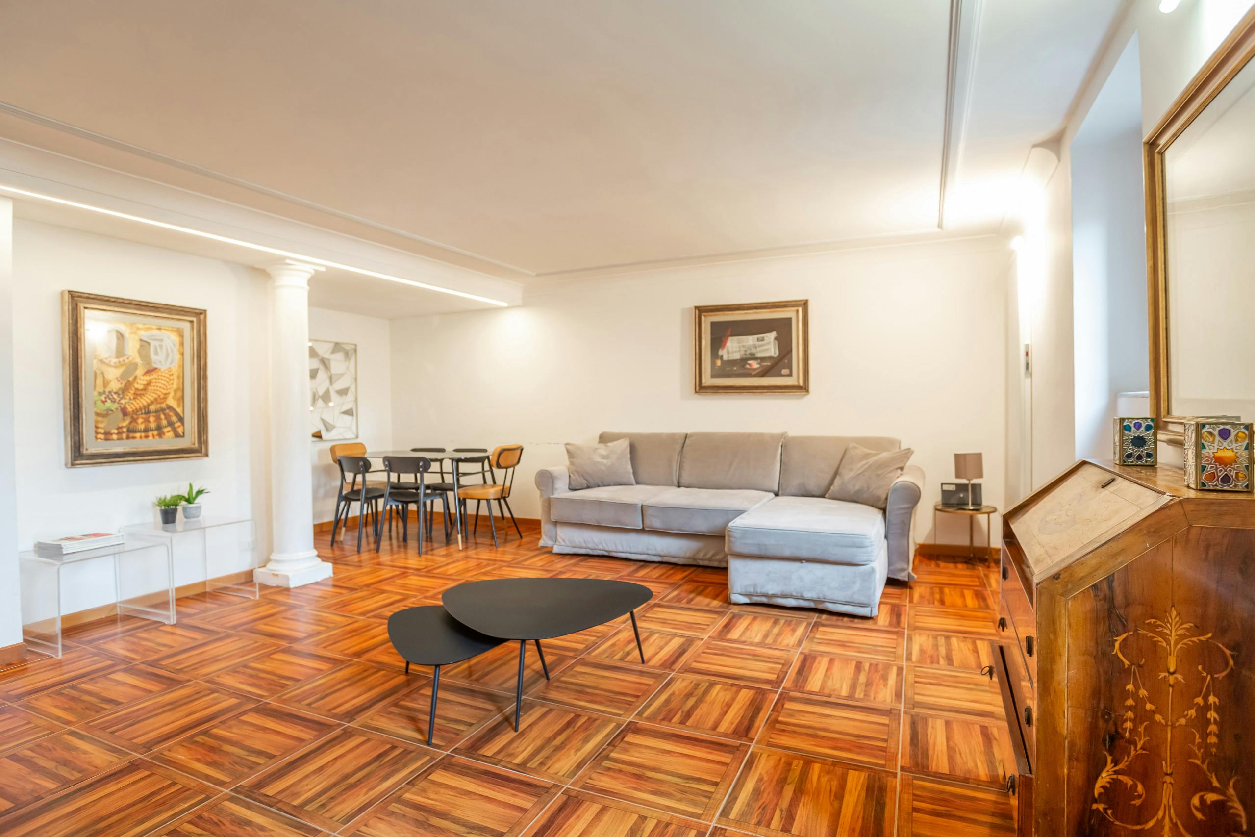 Casa Fiora Trastevere: Charming 3-Bedroom Townhouse Rental with Air Conditioning, Trastevere Rome