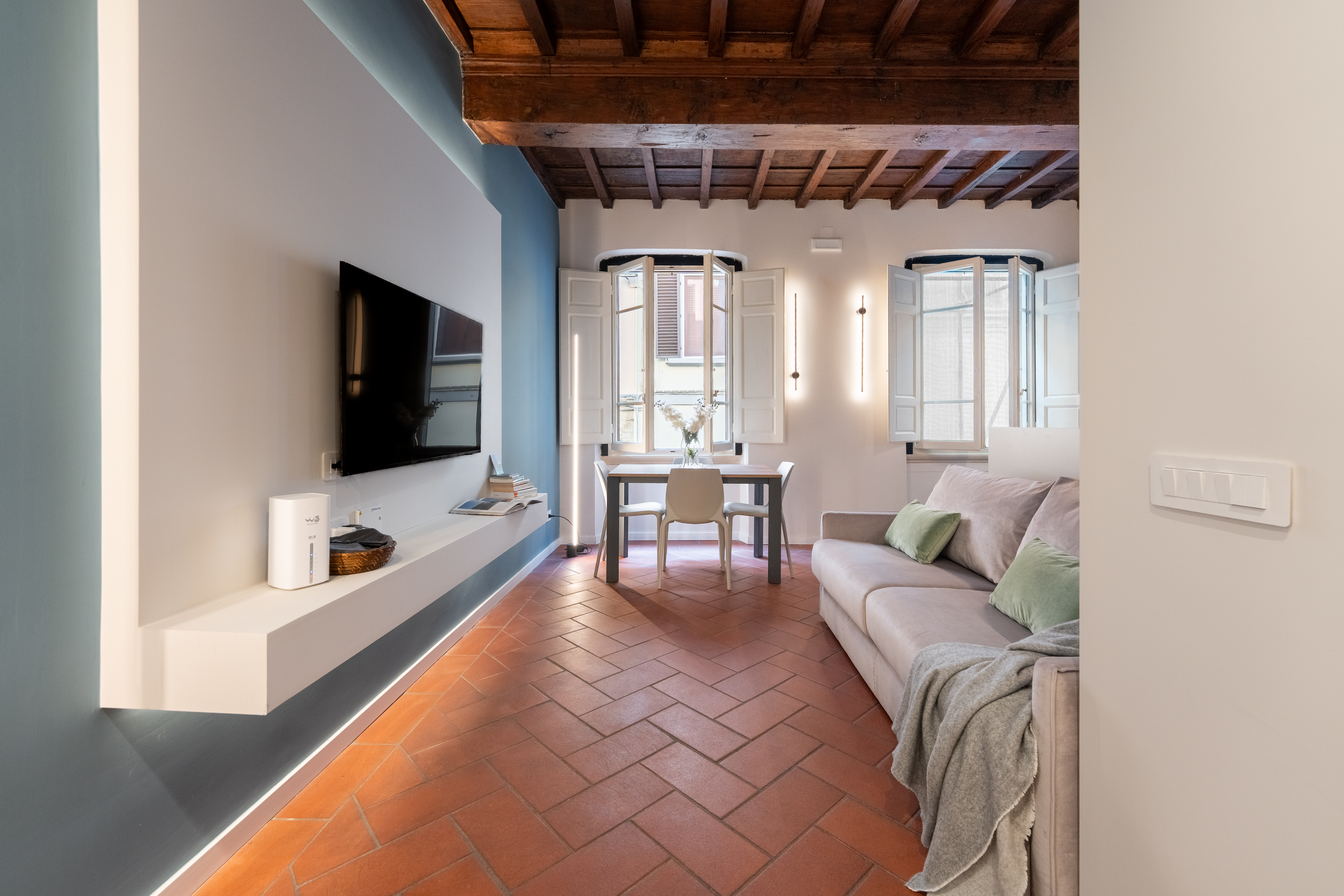 Casa Fiorentina Santa Maria Novella: Charming 2-Bedroom Apartment with Air-Con in Santa Maria Novella, Florence