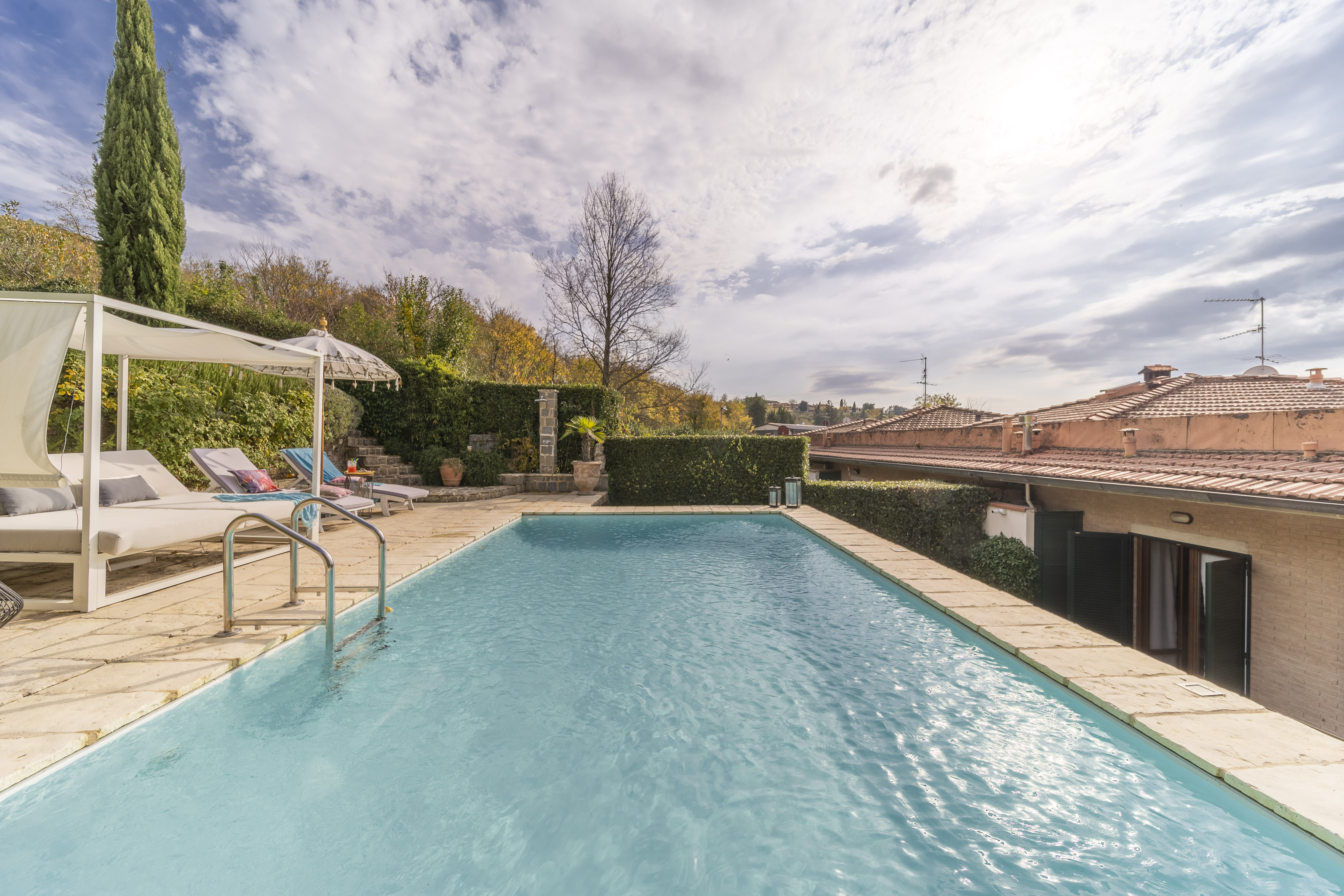 Casa Fiorita Coverciano: Spacious 3-Bedroom Apartment with Private Pool and Hot Tub, Coverciano Tuscany