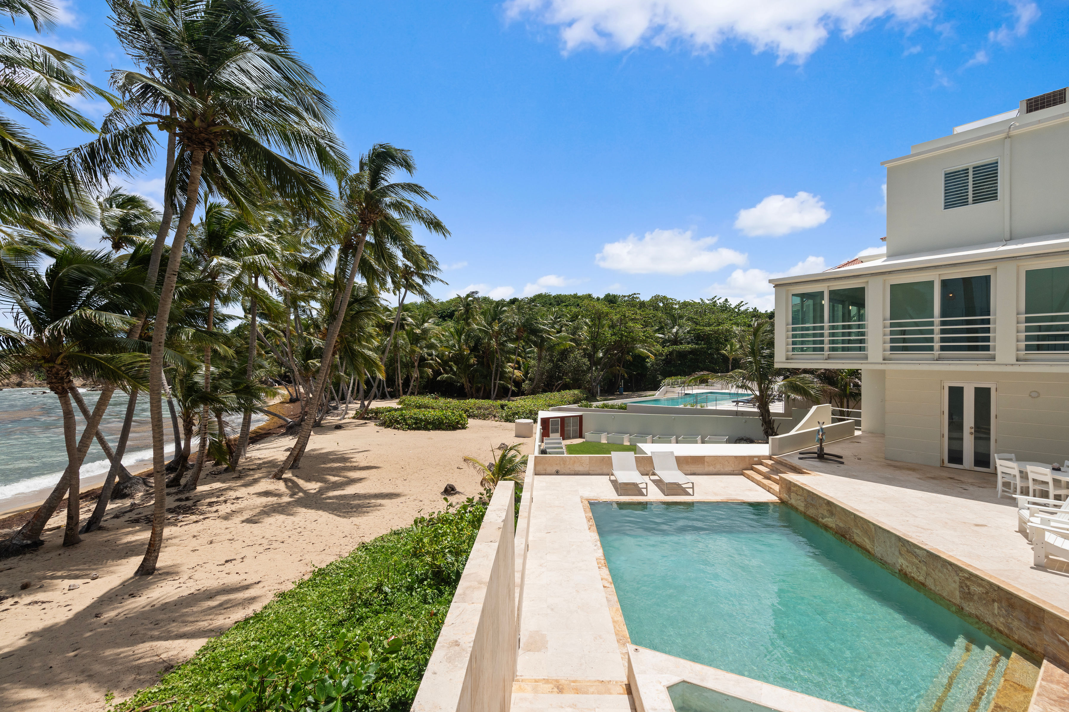 Casa Flamboyant Puerto Rico: Luxury 5-Bedroom Beachfront Apartment with Pool, Puerto Rico