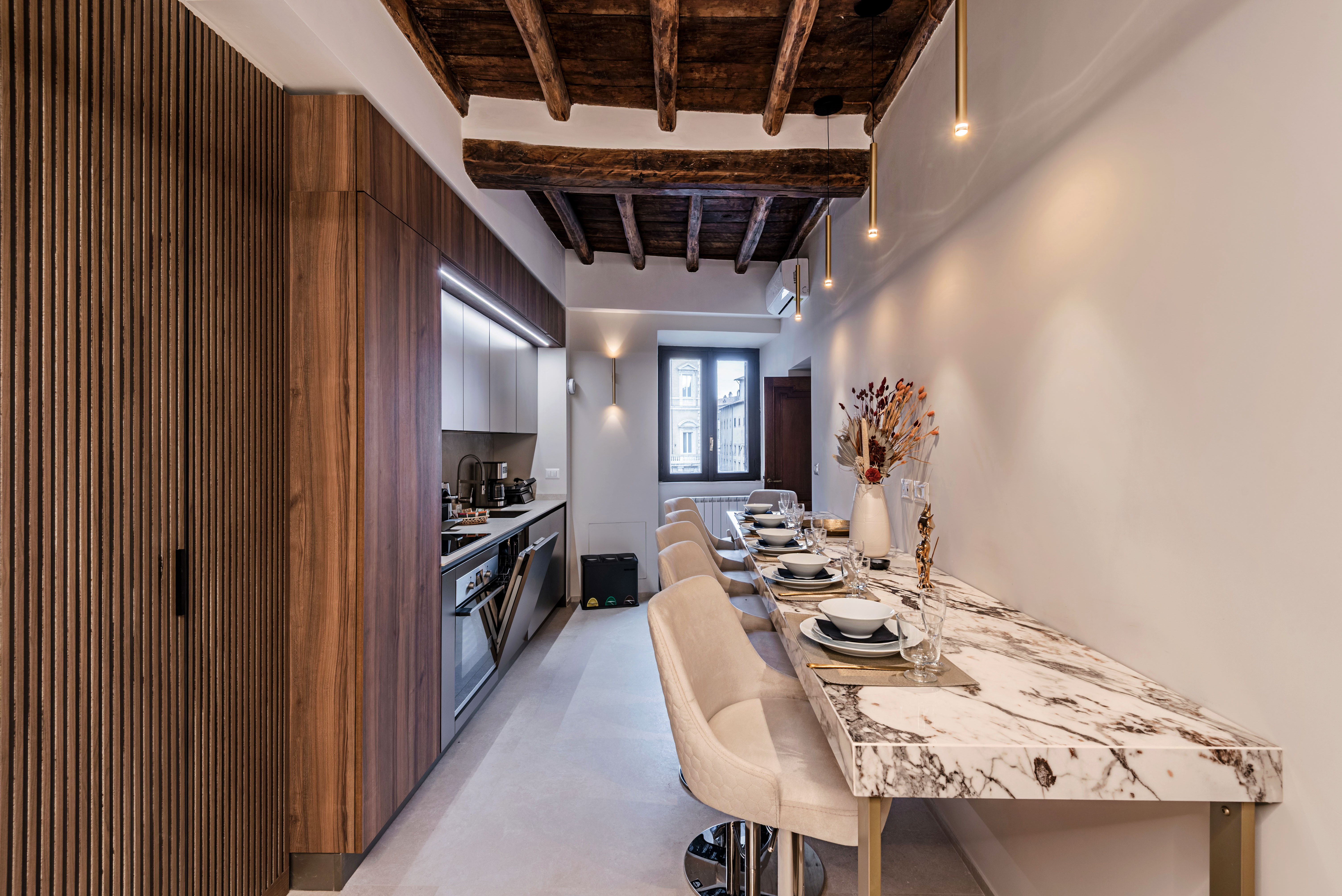 Casa Fornace Campo: Charming 3-Bedroom Apartment with Family-Friendly Features, Campo de’ Fiori