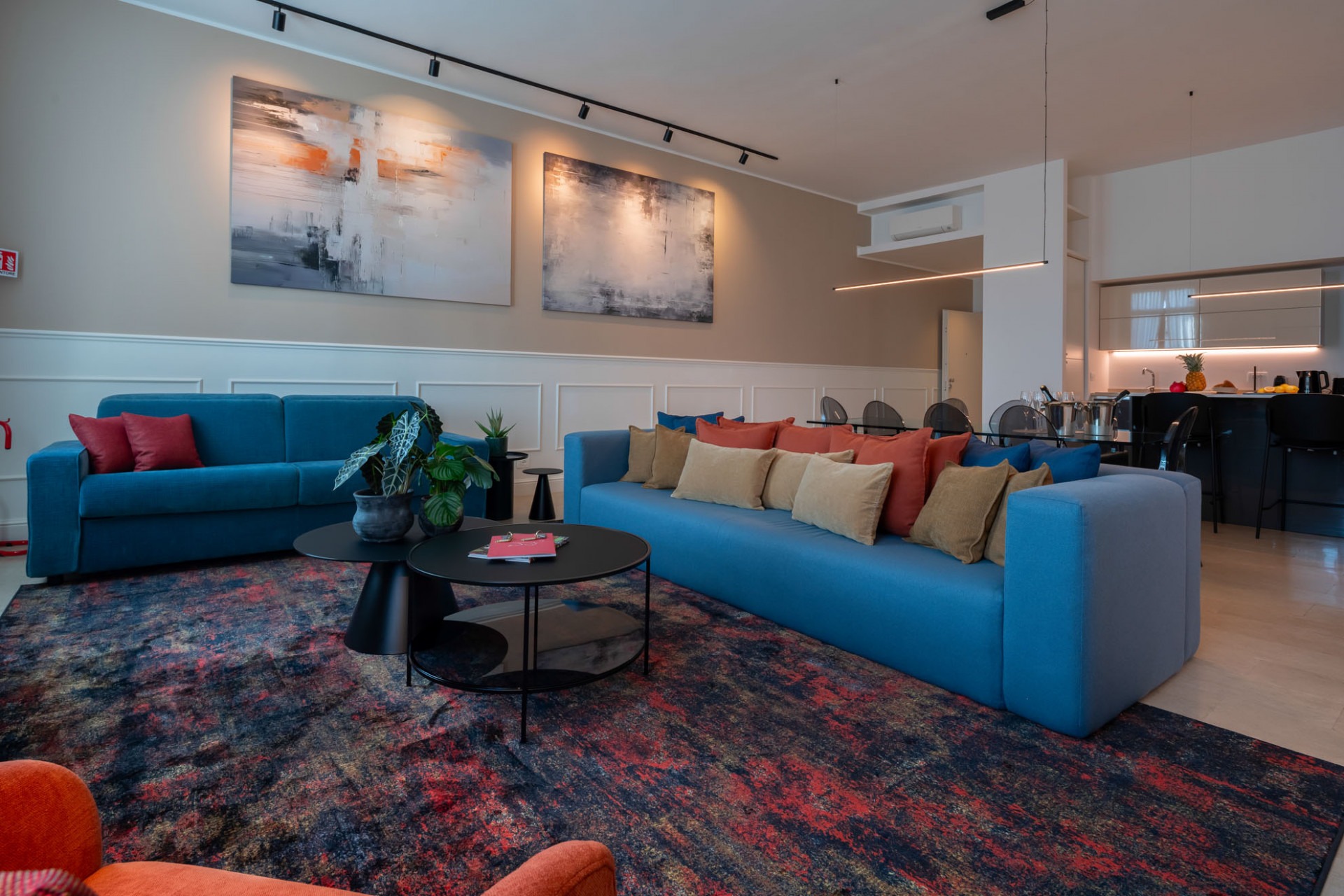 Casa Foscarini Rialto: Charming 2-Bedroom Apartment Rental with Canal Views, Rialto Venice