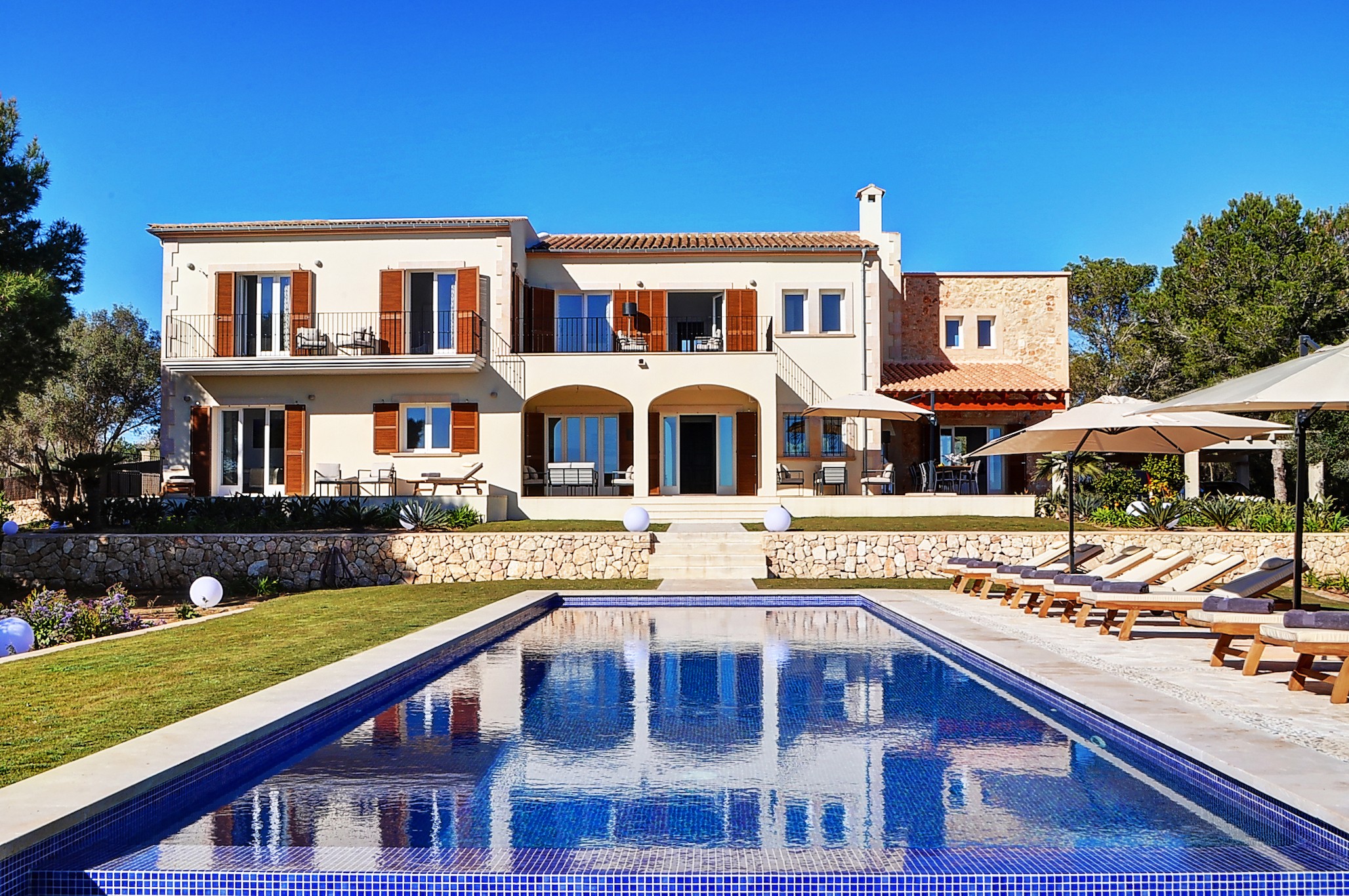 Casa Garonda Cala d’Or: Spacious 6-Bedroom Apartment with Pool and Seaview, Cala d’Or