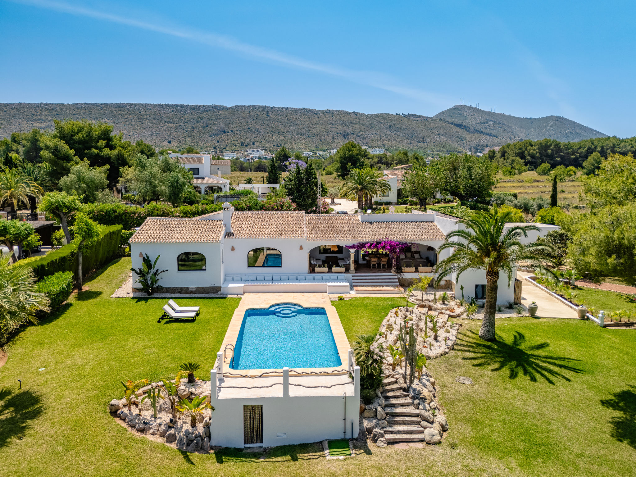 Casa Gorgos Jávea: Spacious 3-Bedroom Villa with Private Pool and Golf Course Access in Costa Blanca