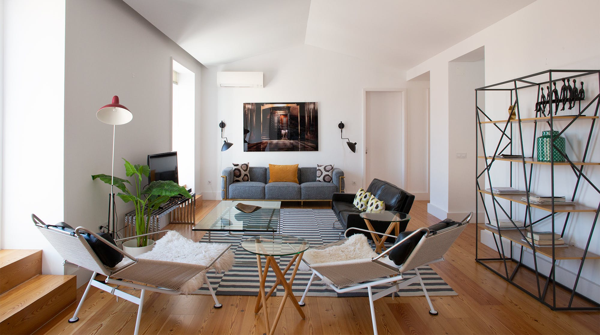 Casa Graça Saldanha: Stylish 2-Bedroom Apartment with Seaview and Air-Con, Saldanha Lisbon