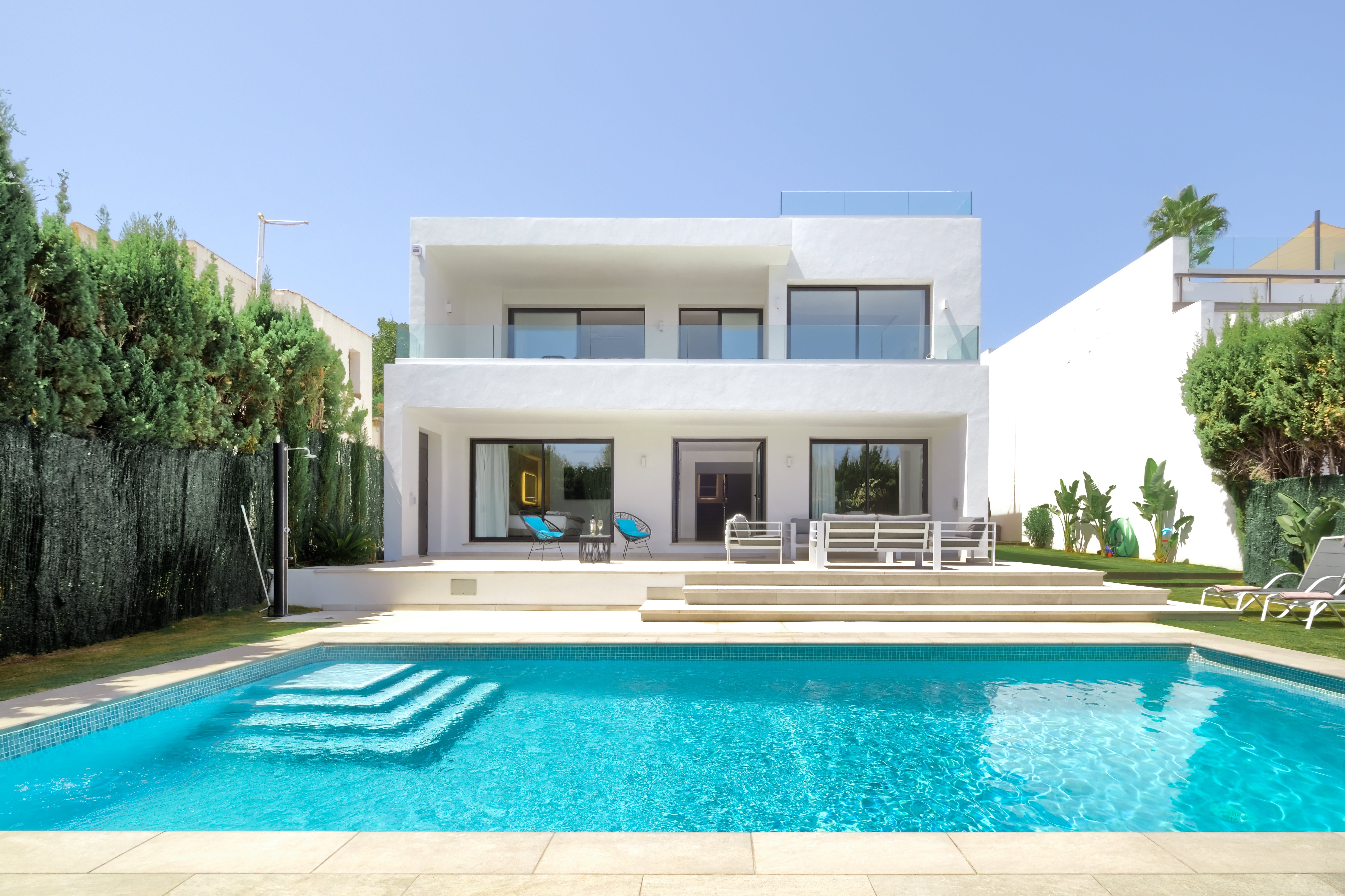 Casa Guadalmina San Pedro: Luxurious 5-Bedroom Apartment with Pool and Seaview, San Pedro de Alcántara