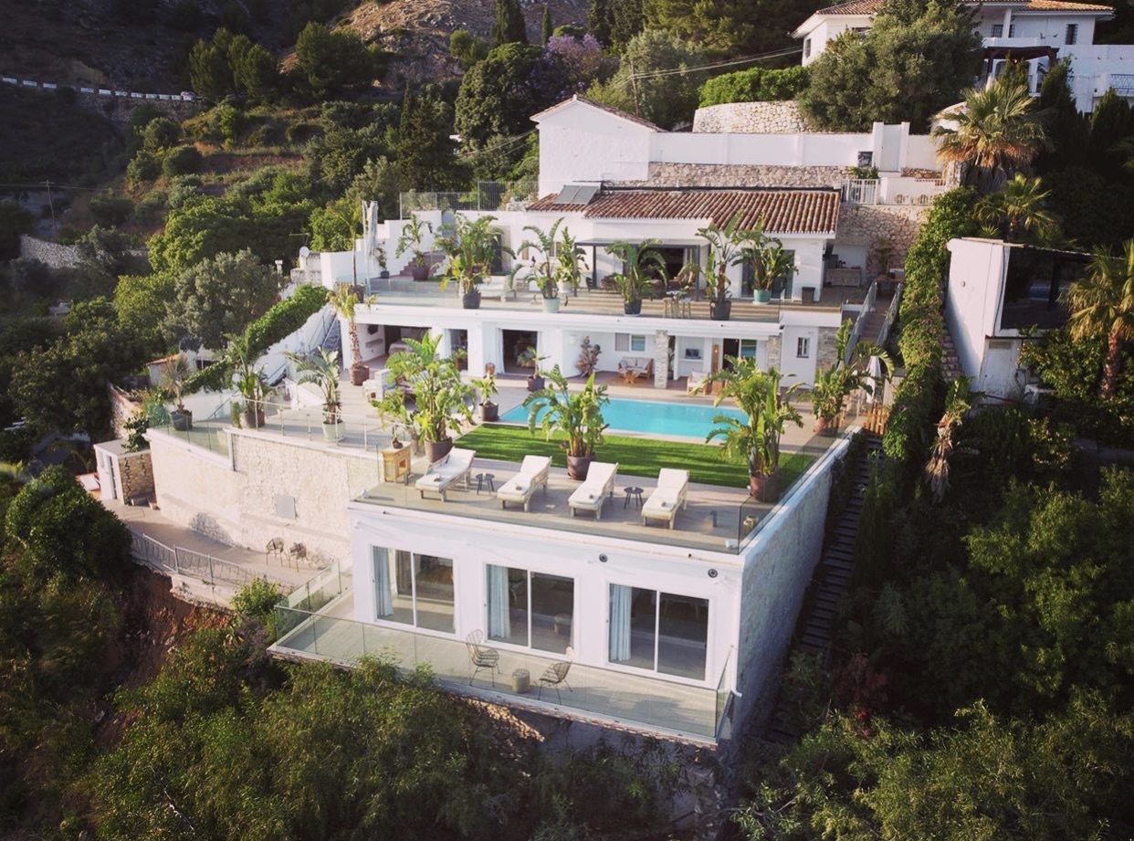 Casa Jarales Fuengirola: Luxury 6-Bedroom Apartment with Seaview and Pool, Fuengirola