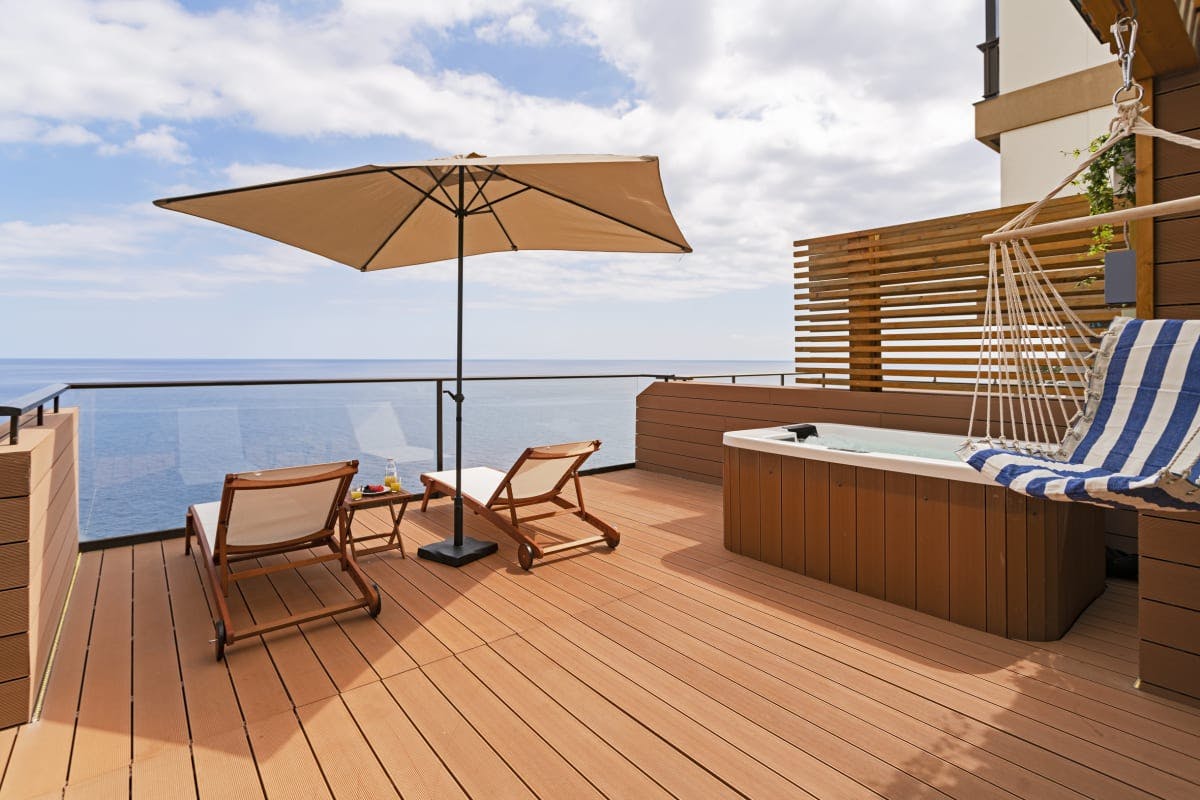 Casa Laranjal Funchal: Modern 3-Bedroom Apartment with Hot Tub and Sea Views, Funchal