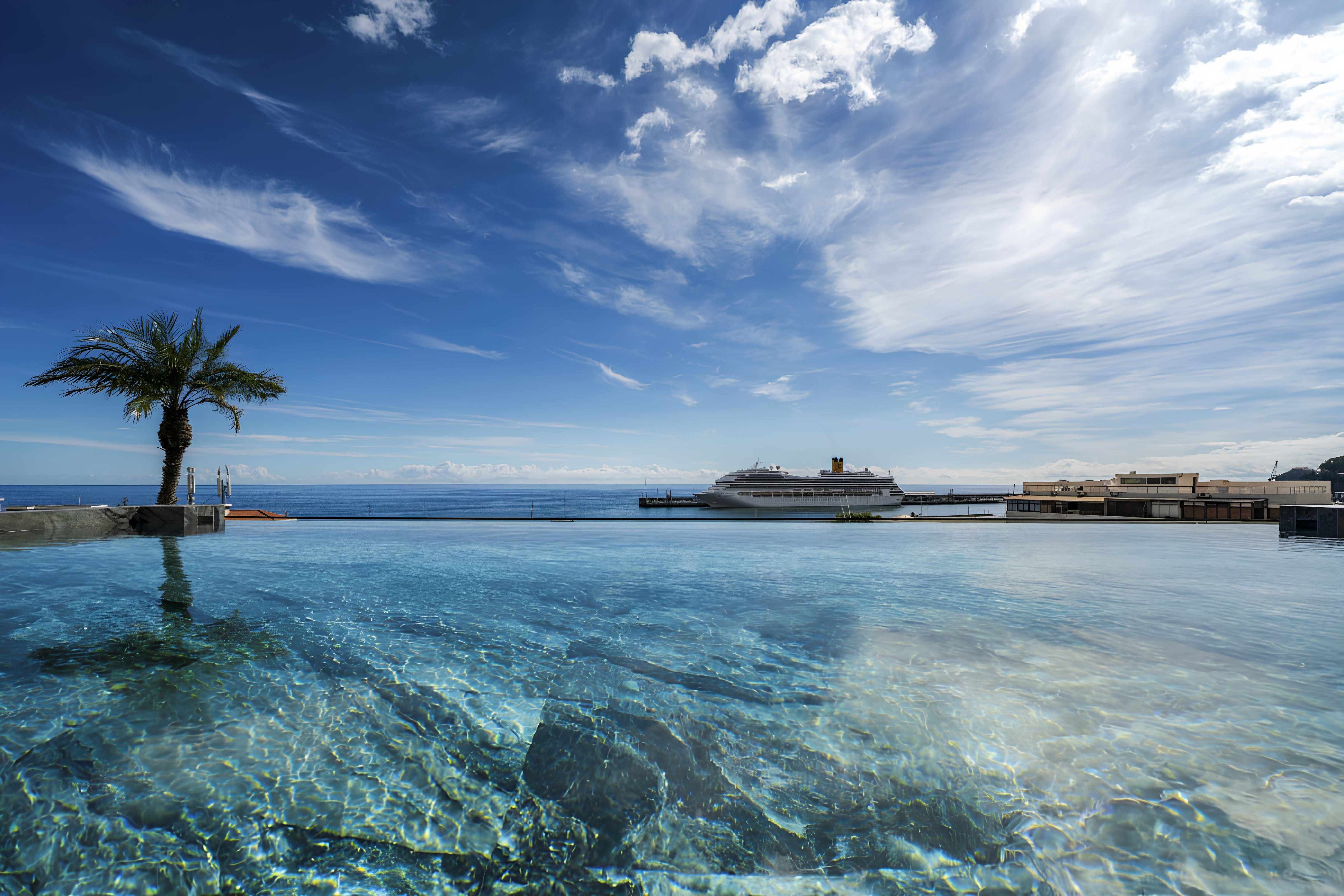 Casa Laurisilva Funchal Funchal 2: Elegant 3-Bedroom Apartment with Rooftop Pool, Funchal