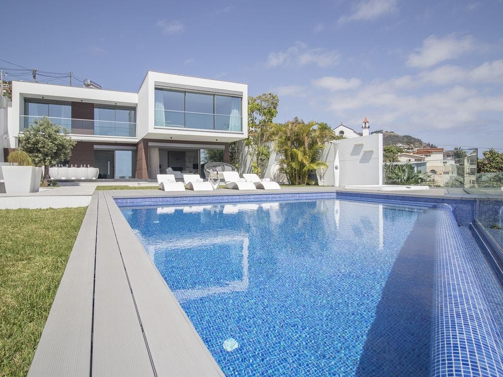 Casa Laurisilva Funchal Funchal 3: Luxury 4-Bedroom Apartment with Seaview and Pool, Funchal