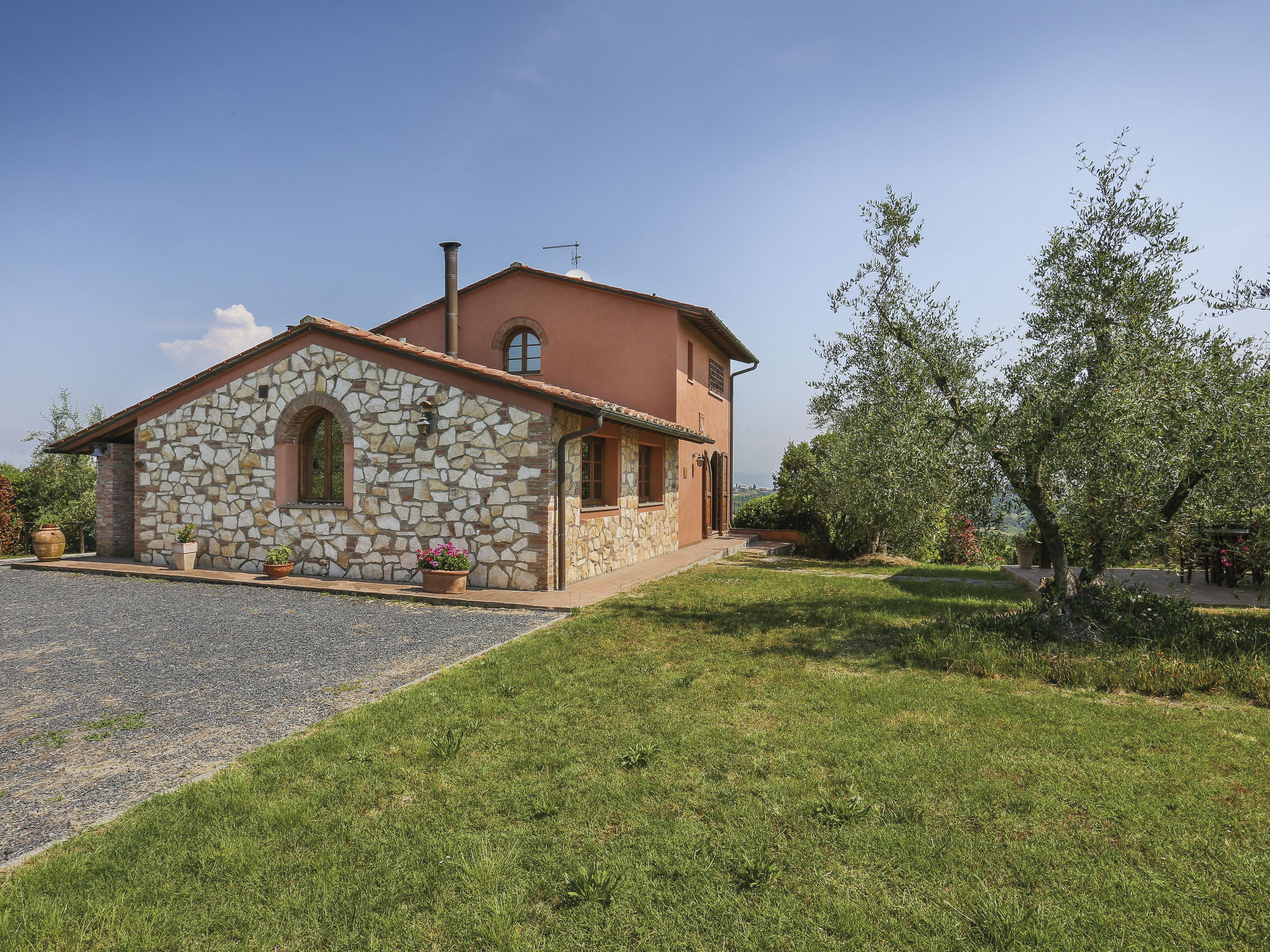 Casa Leccio San Miniato: Rustic 5-Bedroom Farmhouse with Private Pool and Panoramic Countryside Views in Tuscany Italy