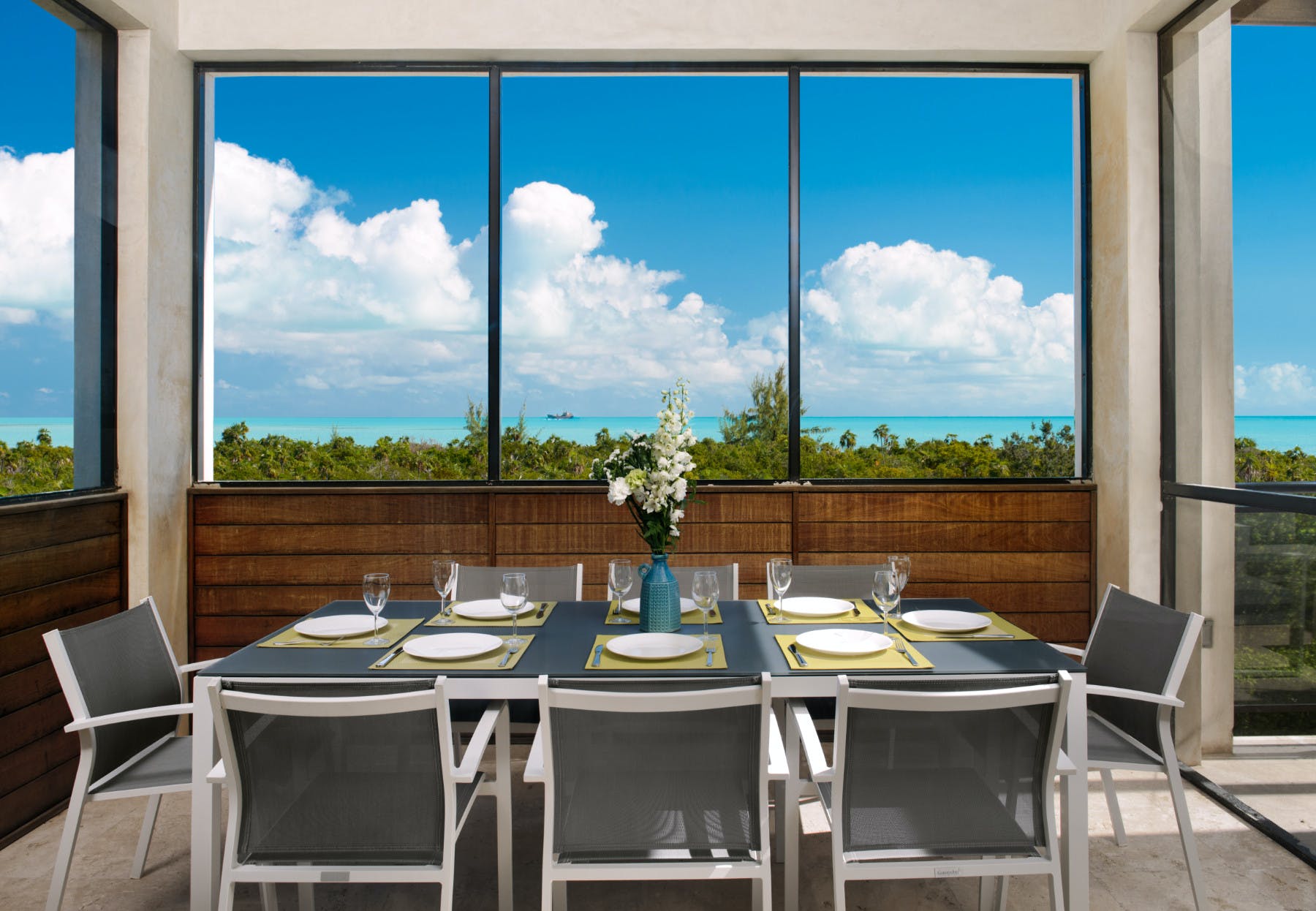 Casa Lignum Providenciales: Luxury 4-Bedroom Apartment with Ocean Views, Turks and Caicos