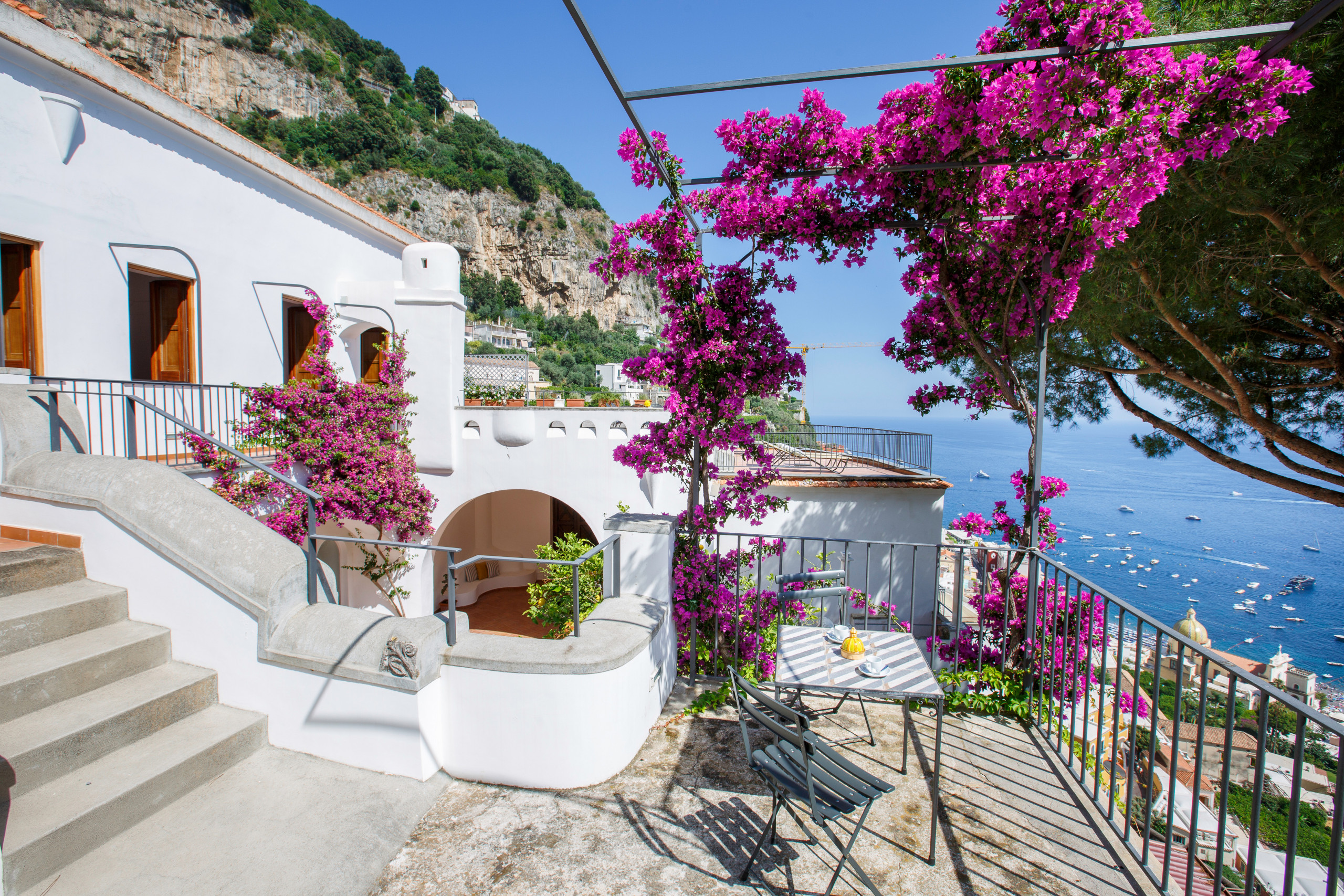 Casa Limoncello Positano: Elegant 3-Bedroom Apartment with Stunning Sea Views, Positano