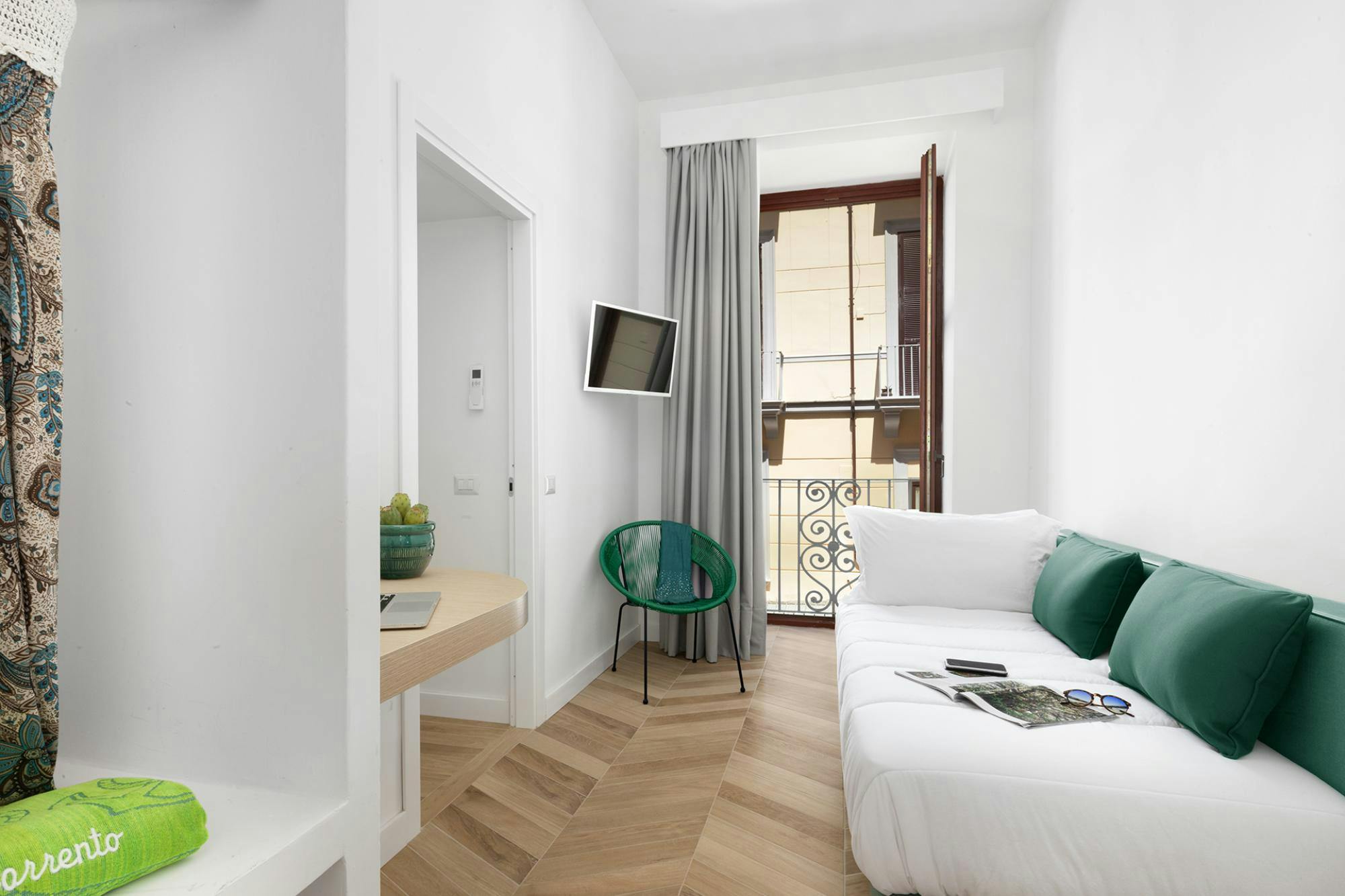 Casa Limoncello Sorrento Sorrento: Charming 3-Bedroom Apartment with Sea Views, Sorrento