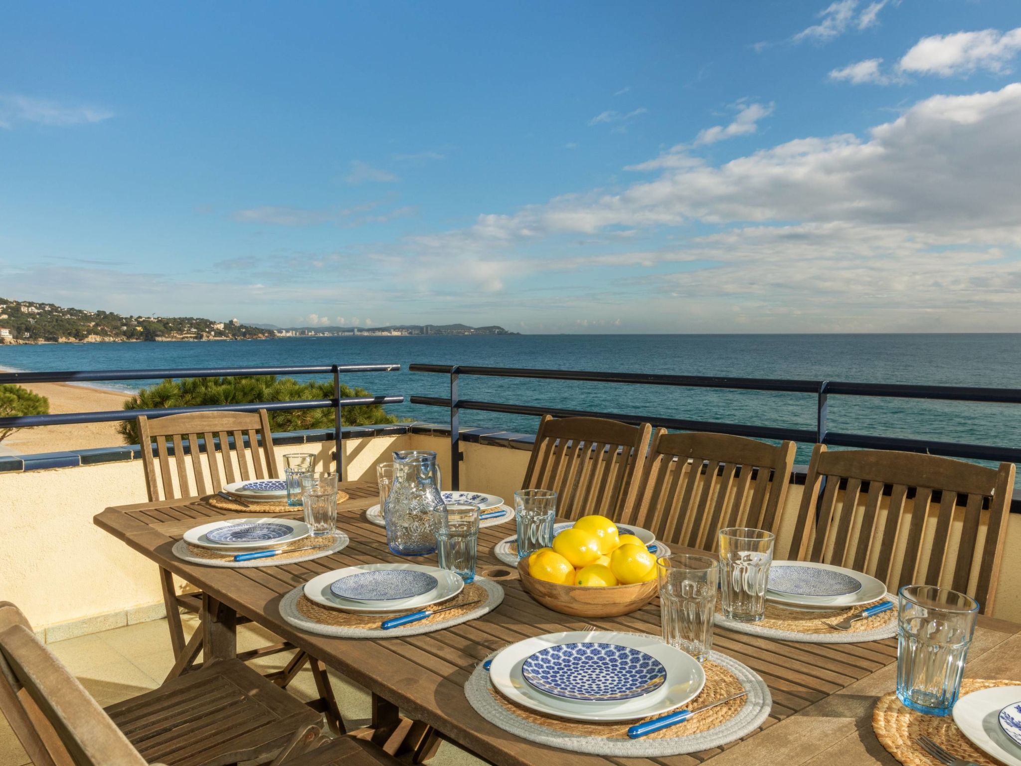 Casa Llevant Platja: Stunning 4-Bedroom Beachfront Apartment with Panoramic Sea Views on Platja d’Aro Seafront