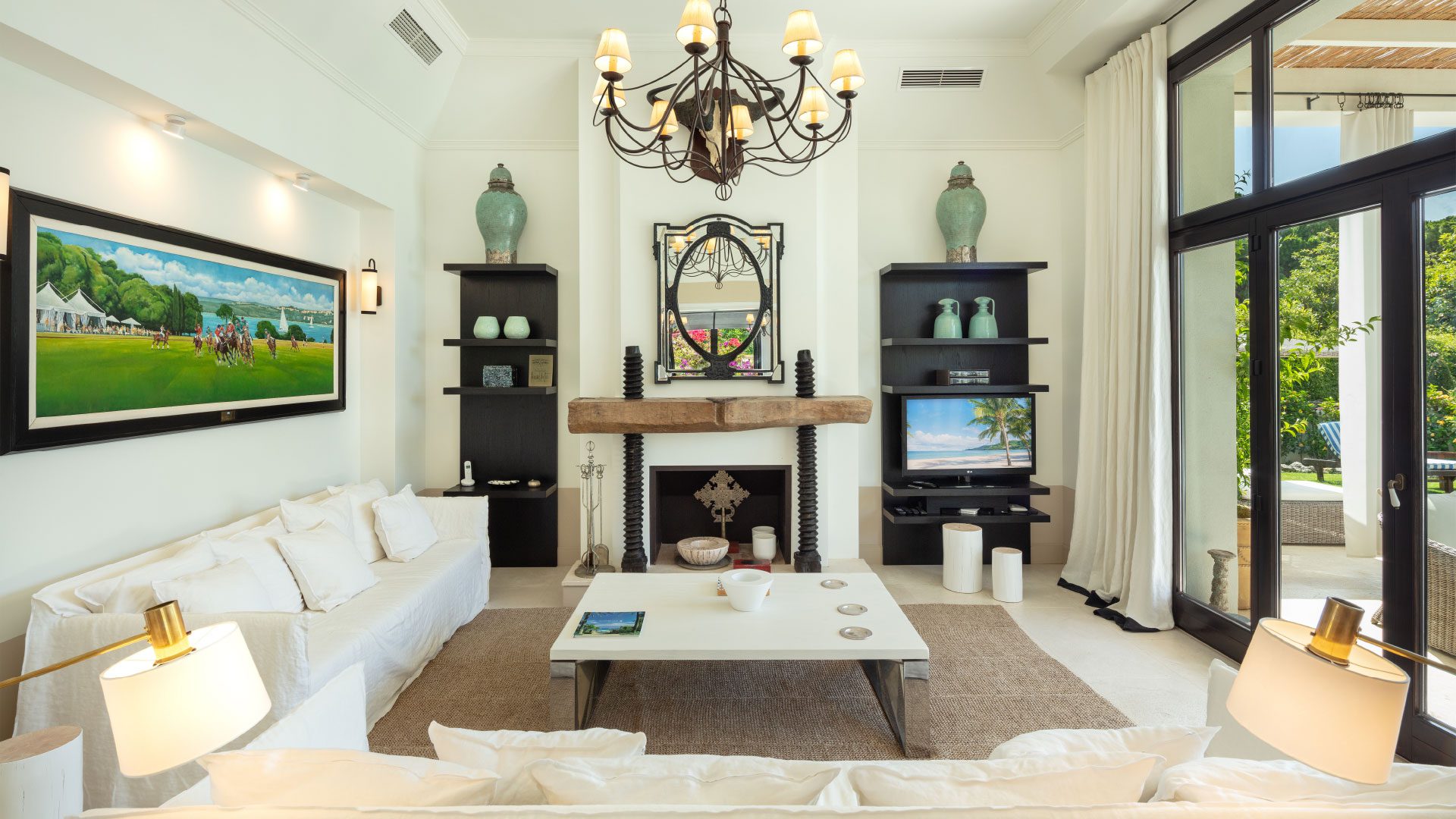 Casa Los Reales Marbella: Luxury 5-Bedroom Apartment with Seaview and Pool, Marbella