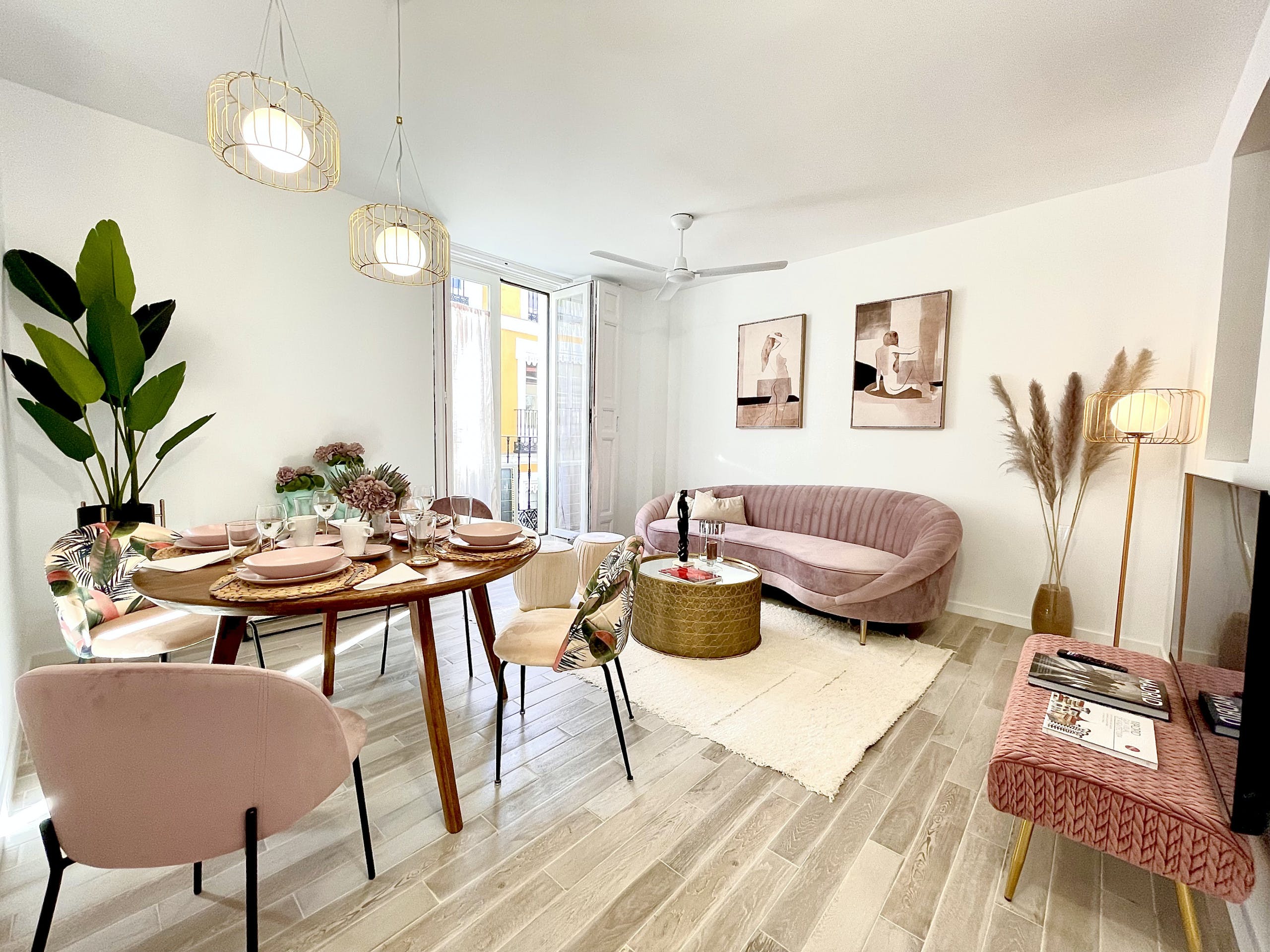 Casa Lunas Malasaña: Stylish 2-Bedroom Apartment Rental with Air-Con in Malasaña, Madrid