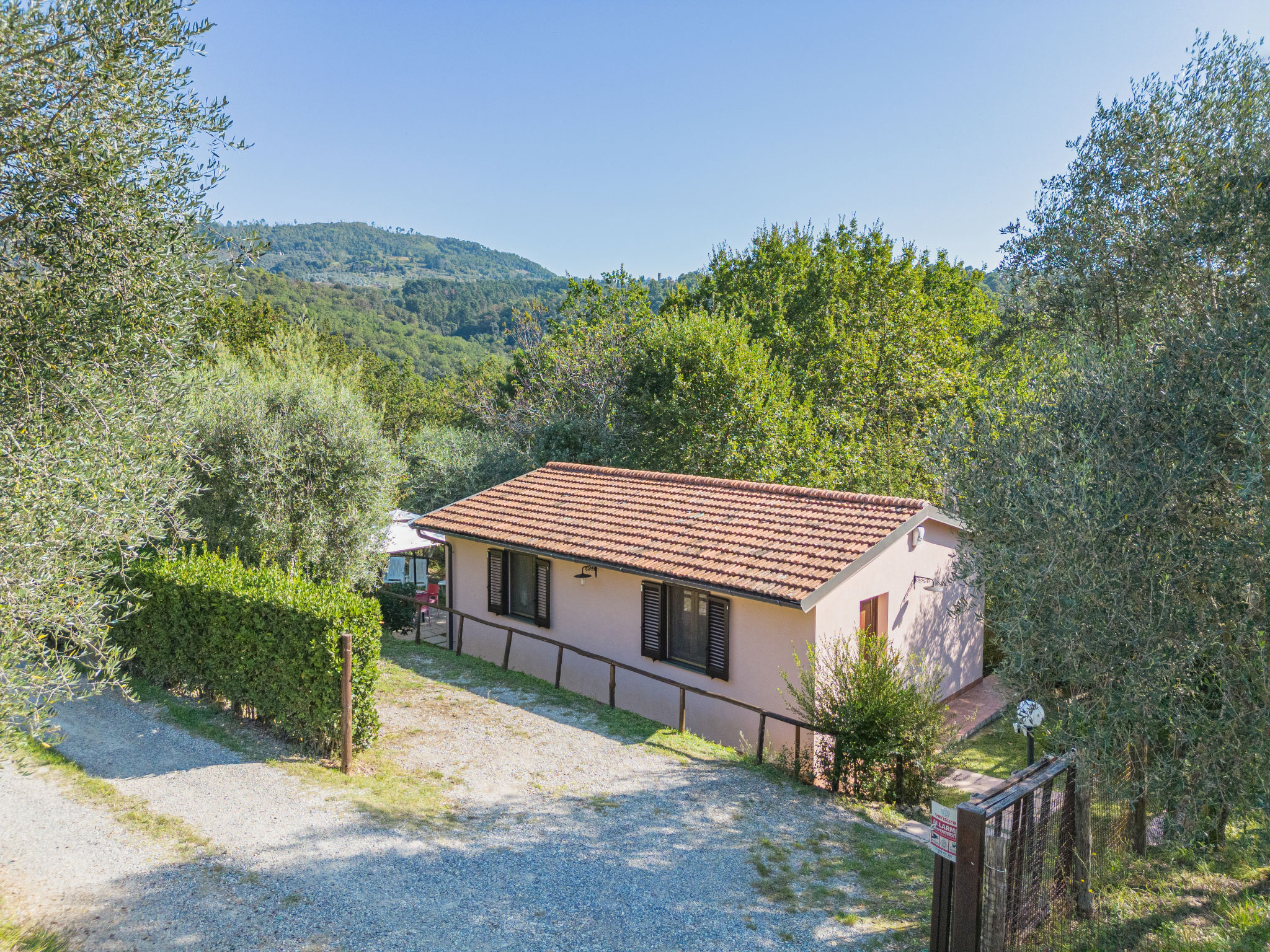 Casa Matraia Lucca: Charming Historic Villa for 4 Guests with Garden and Terrace Near Lucca Center