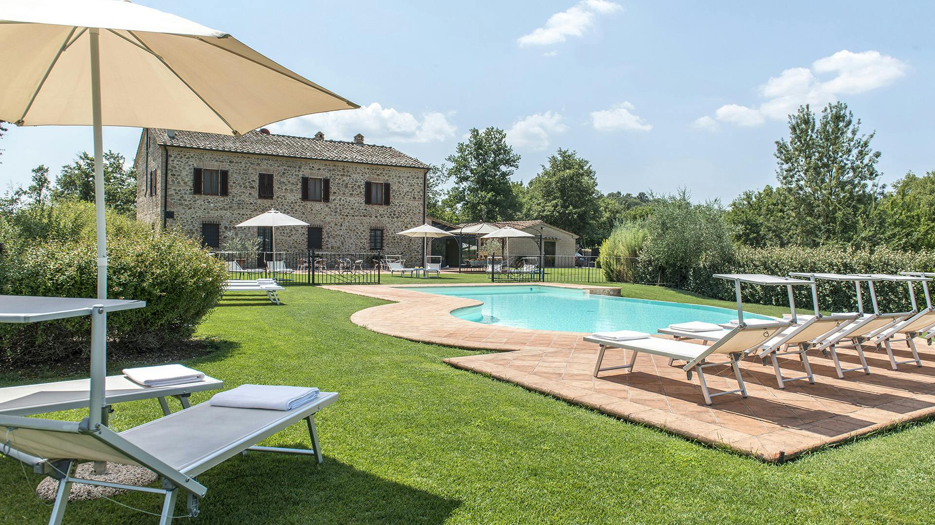 Casa Merse Chiusdino: Spacious 7-Bedroom Villa with Pool, Chiusdino, Tuscany