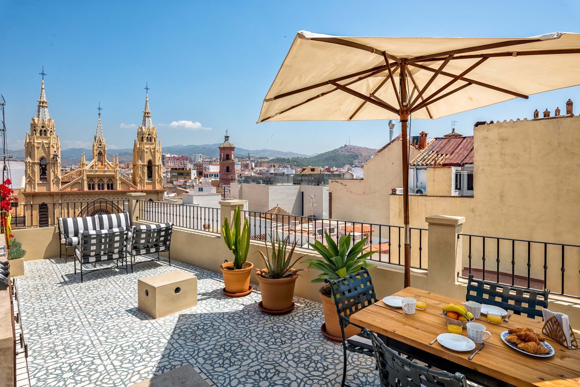 Casa Mirador Sagrado: Stylish 3-Bedroom Penthouse Rental with Seaview and Terrace, Malaga Centro Historico