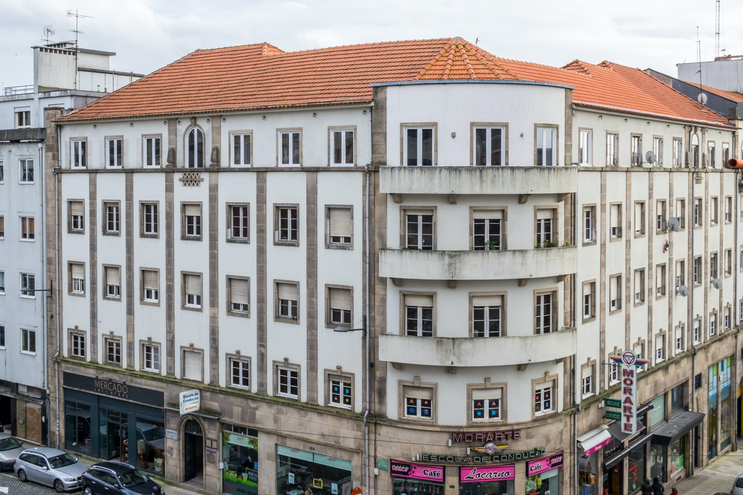 Casa Miragaia Bolhão: Spacious 5-Bedroom Apartment with Seaview in Porto