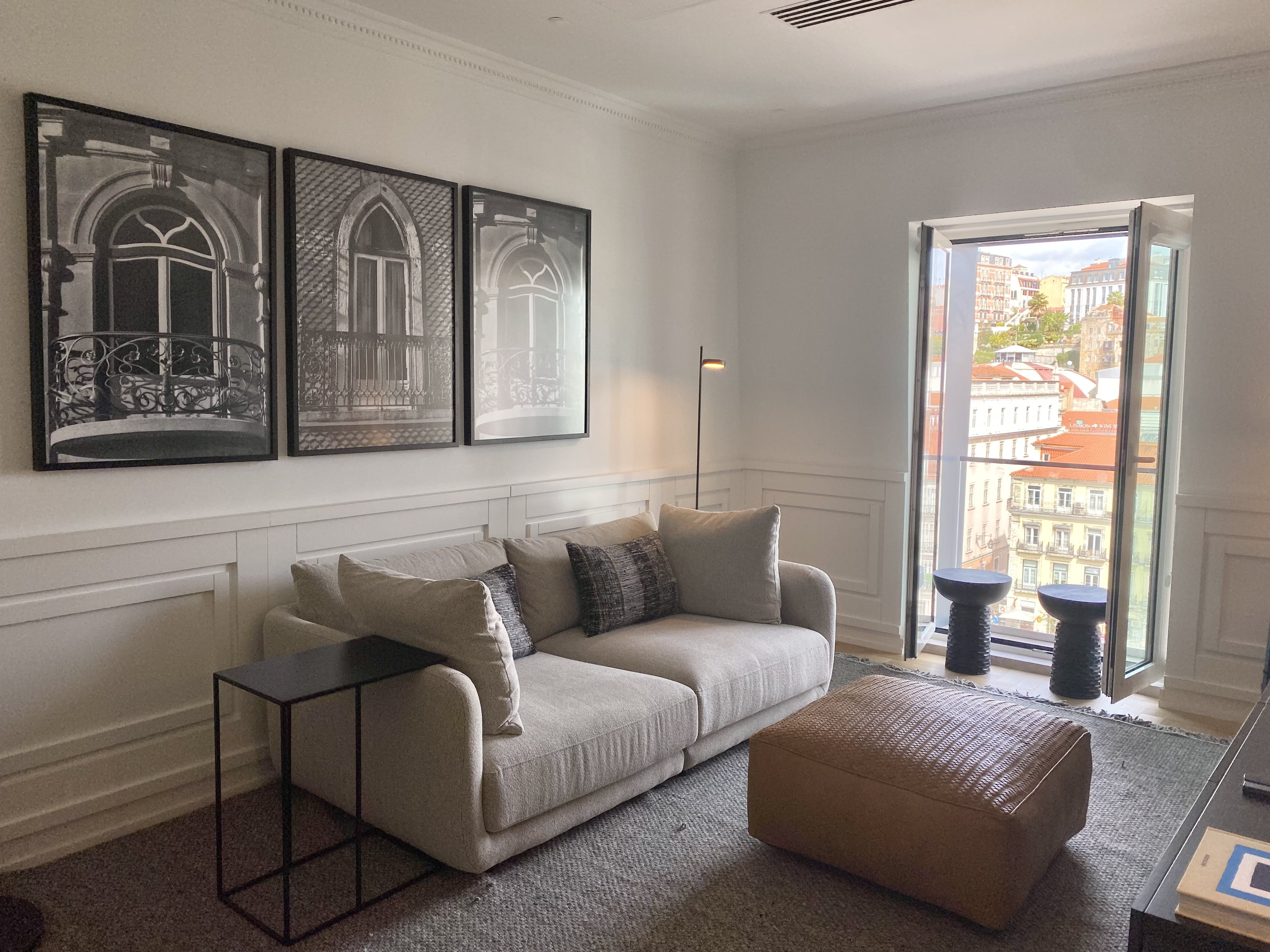 Casa Mourisco Mouraria: Stylish 2-Bedroom Apartment Rental with Air-Con and Family Features, Mouraria Lisbon