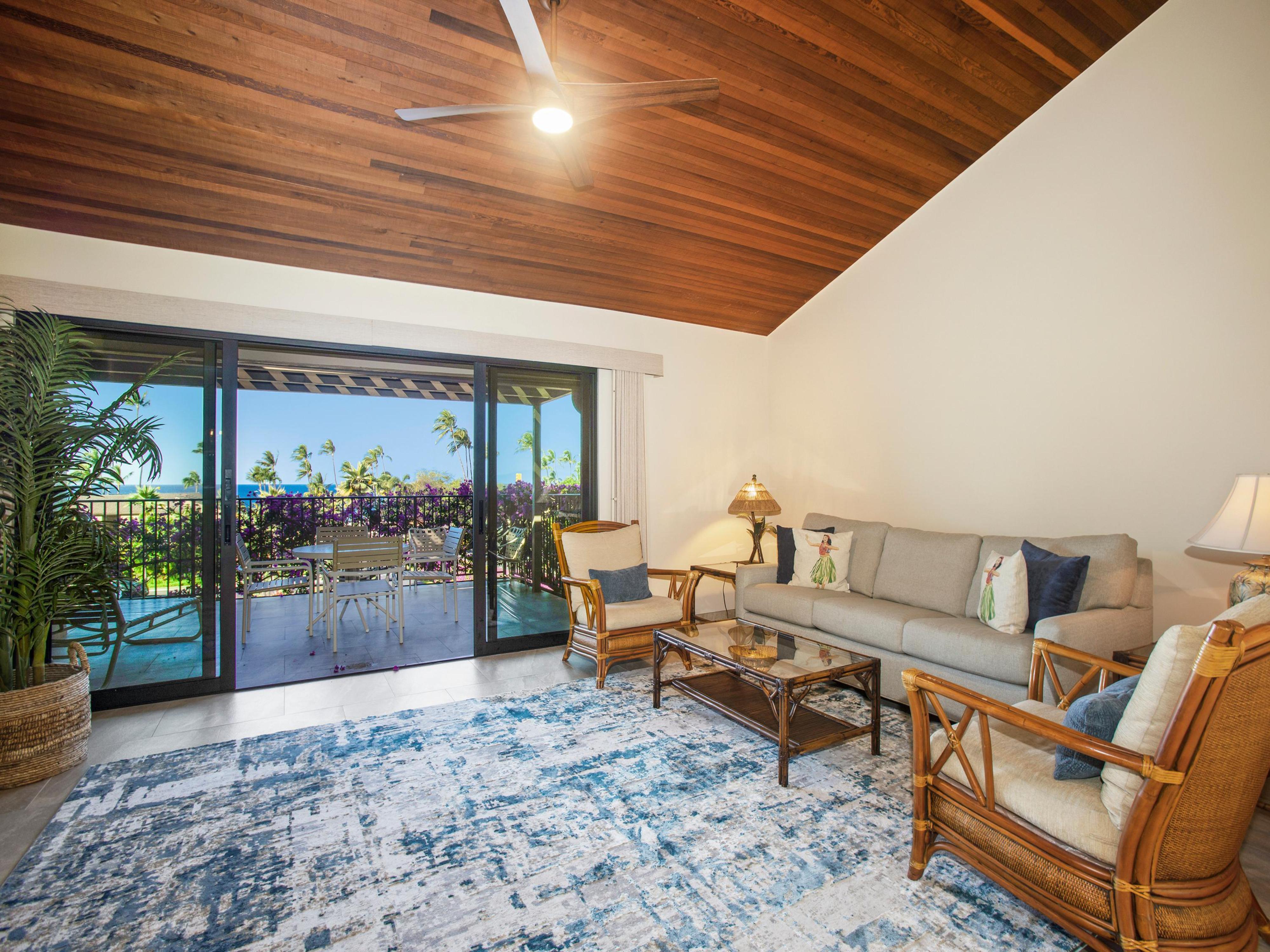 Casa Naupaka Hawaii: Stylish 2-Bedroom Apartment with Ocean Views and Pool, Hawaii