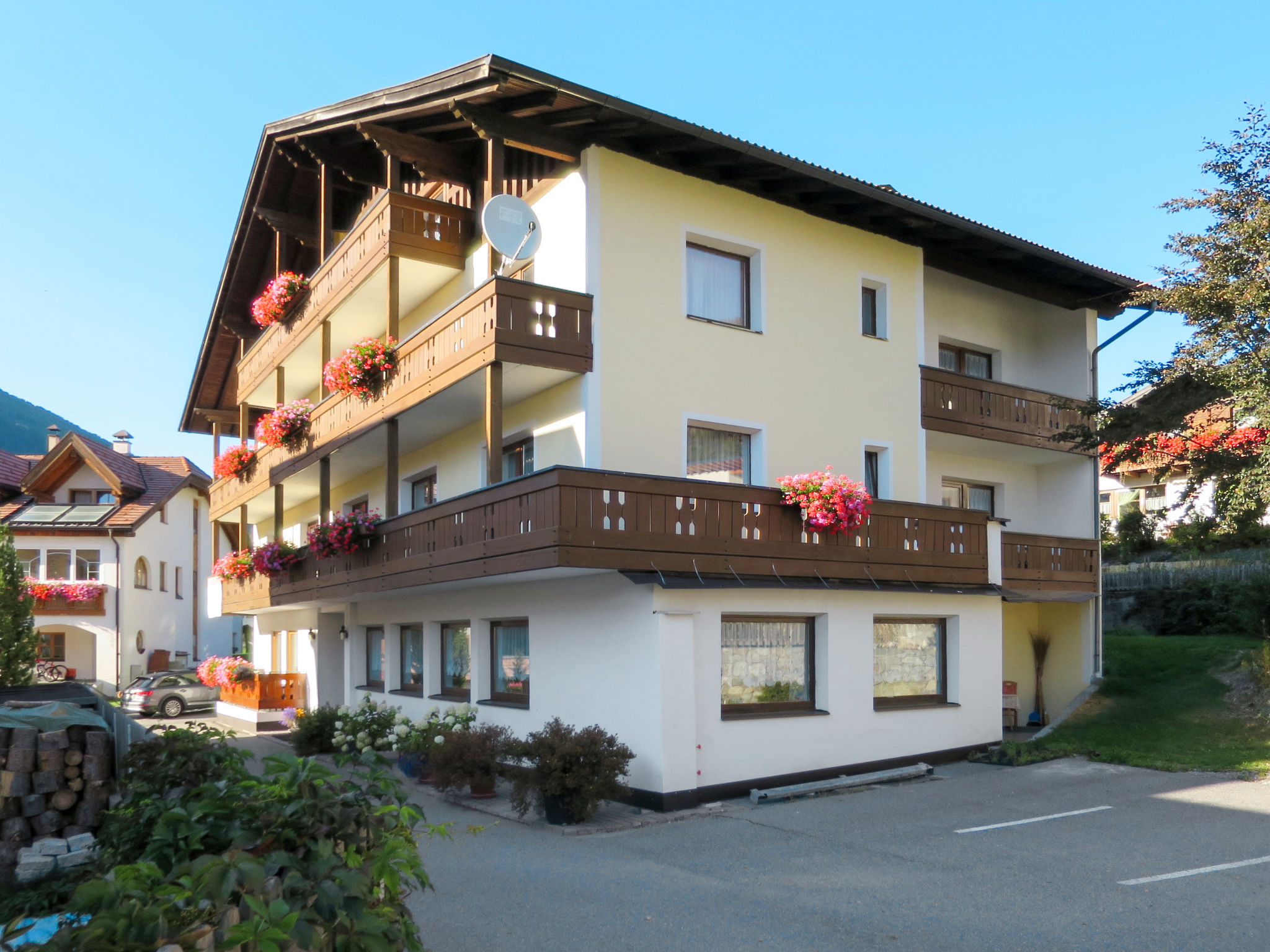 Casa Obervinschgau Valentin: Exceptional 16-Bedroom Alpine Villa with Sauna and Mountain Access in South Tyrol Italy