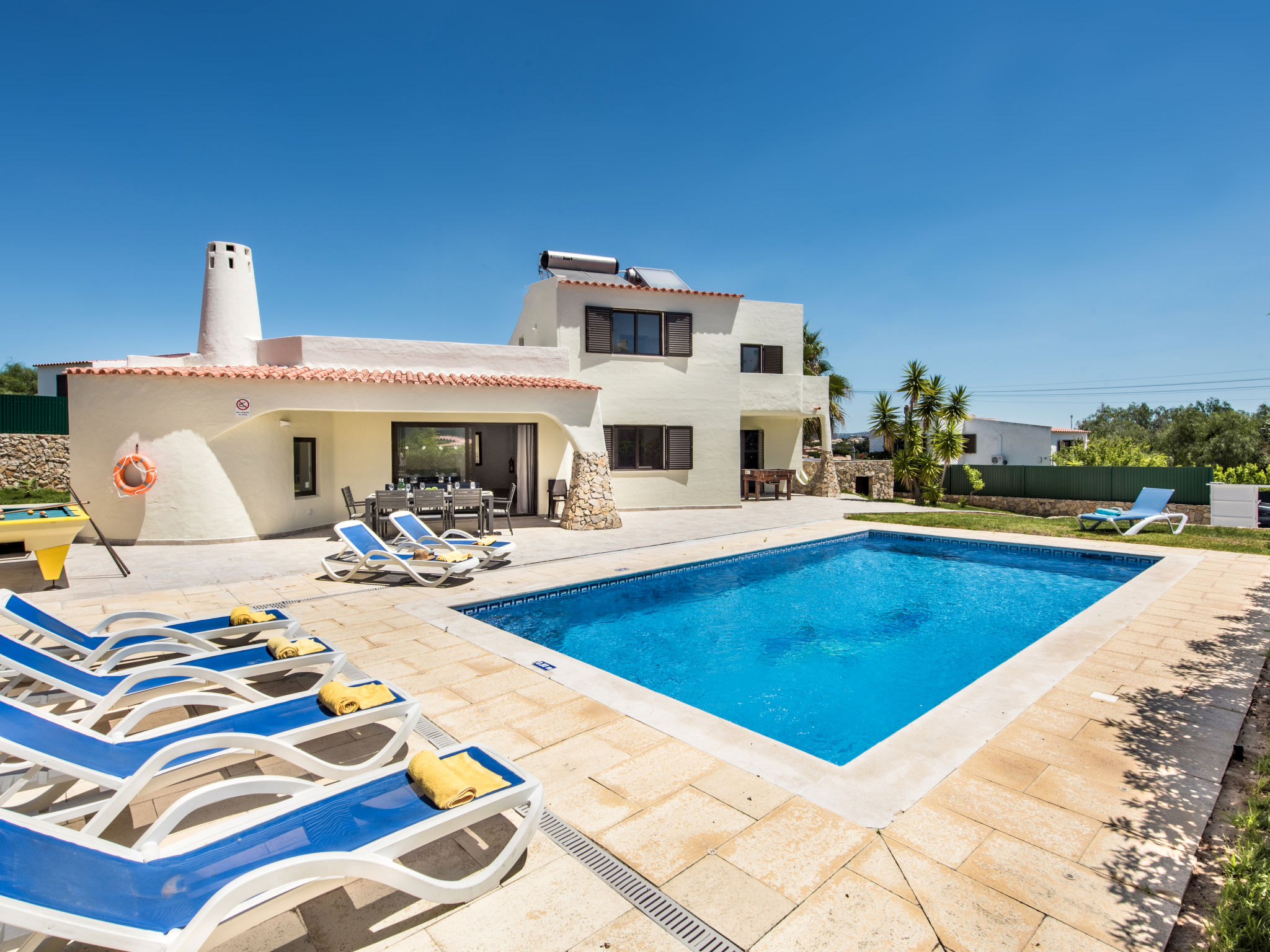 Casa Paderne Albufeira: Stunning 4-Bedroom Private Pool Villa with Heated Pool Near Beach and Golf Course