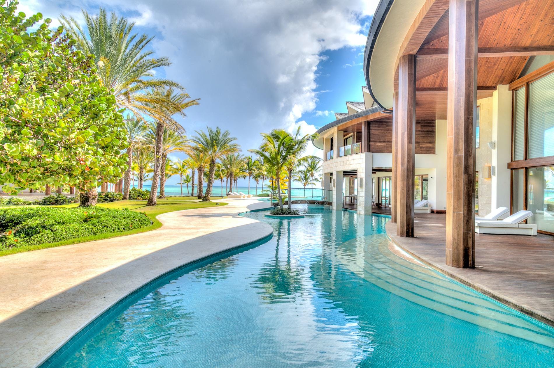 Casa Palma PuntaCana Dominican Republic: Luxury 8-Bedroom Apartment with Beachfront Access, Dominican Republic