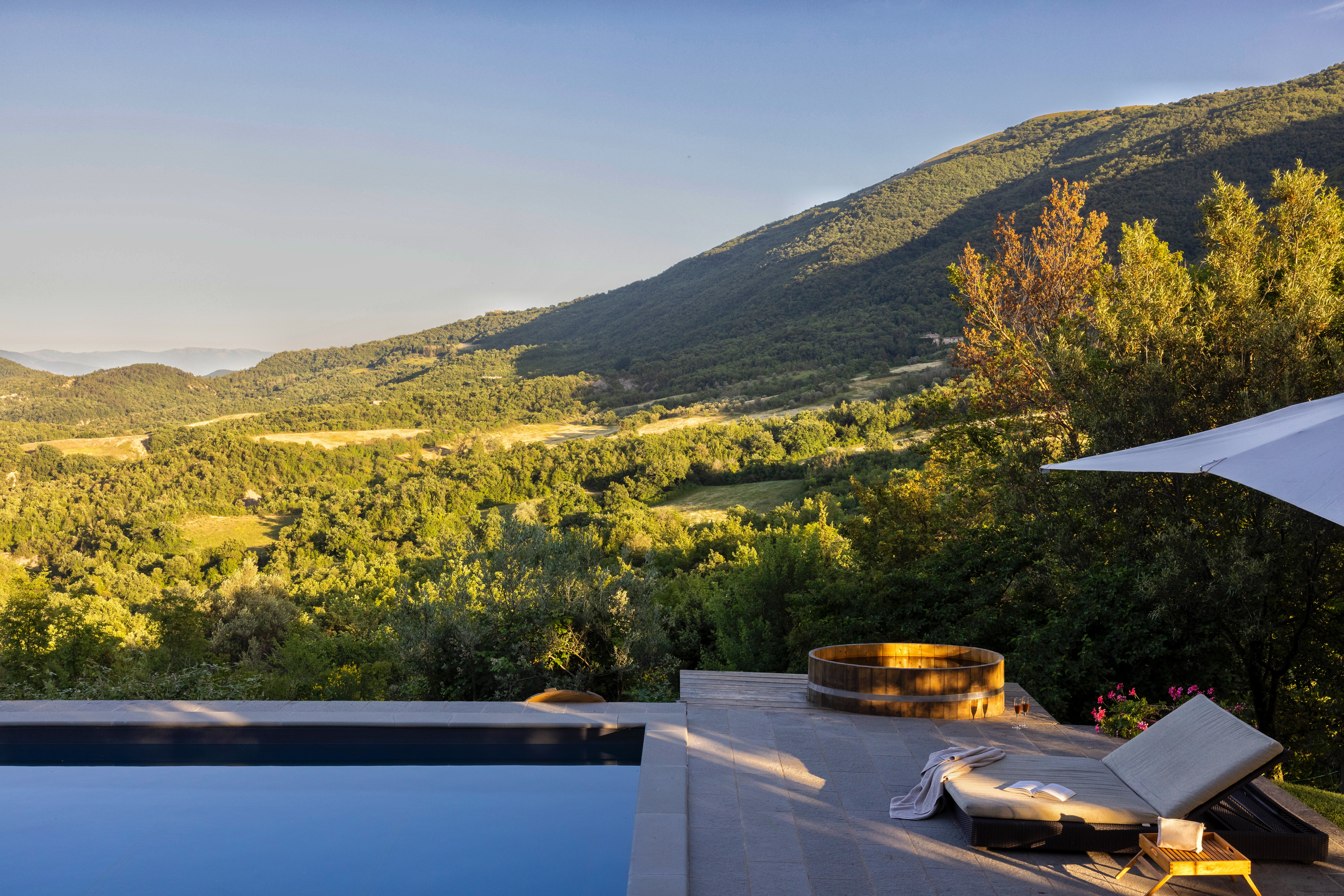Casa Palombaro Perugia: 4-Bedroom Golf Villa with Pool and Countryside Views, Umbria