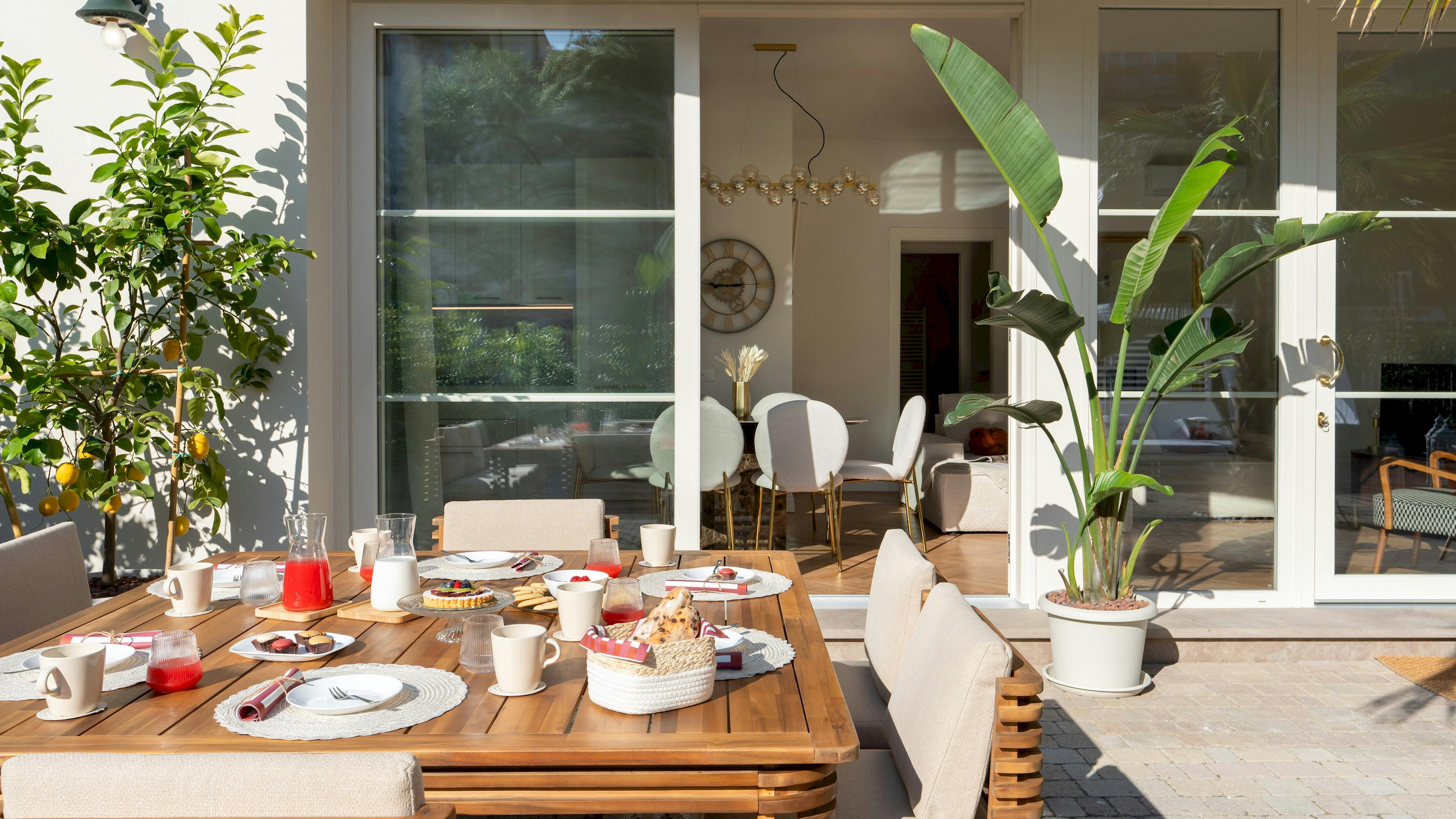 Casa Pisanova Viareggio: Charming 2-Bedroom Townhouse with Hot Tub, Viareggio