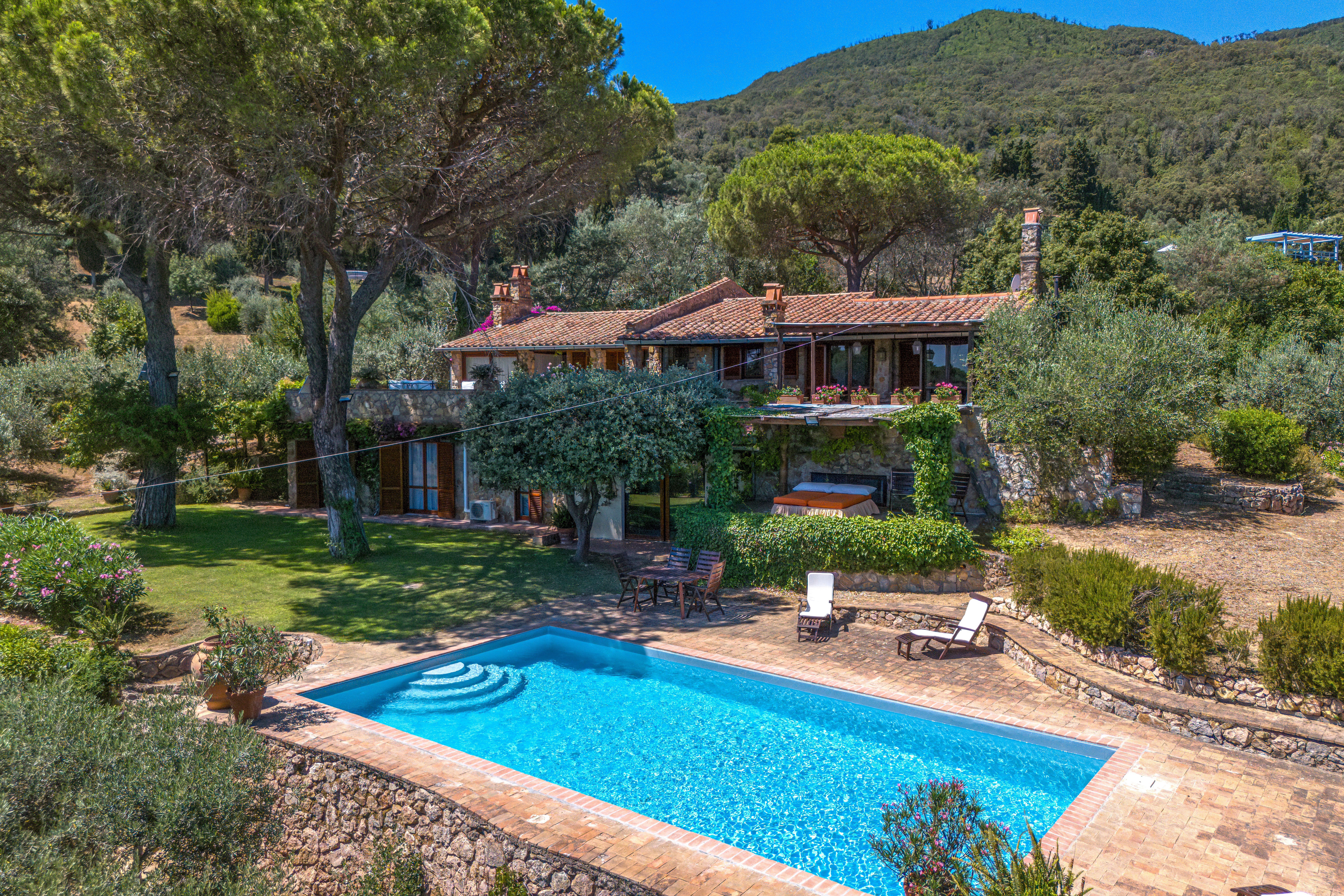 Casa Poggio Ercole: Spacious 4-Bedroom Apartment with Sea Views, Monte Argentario
