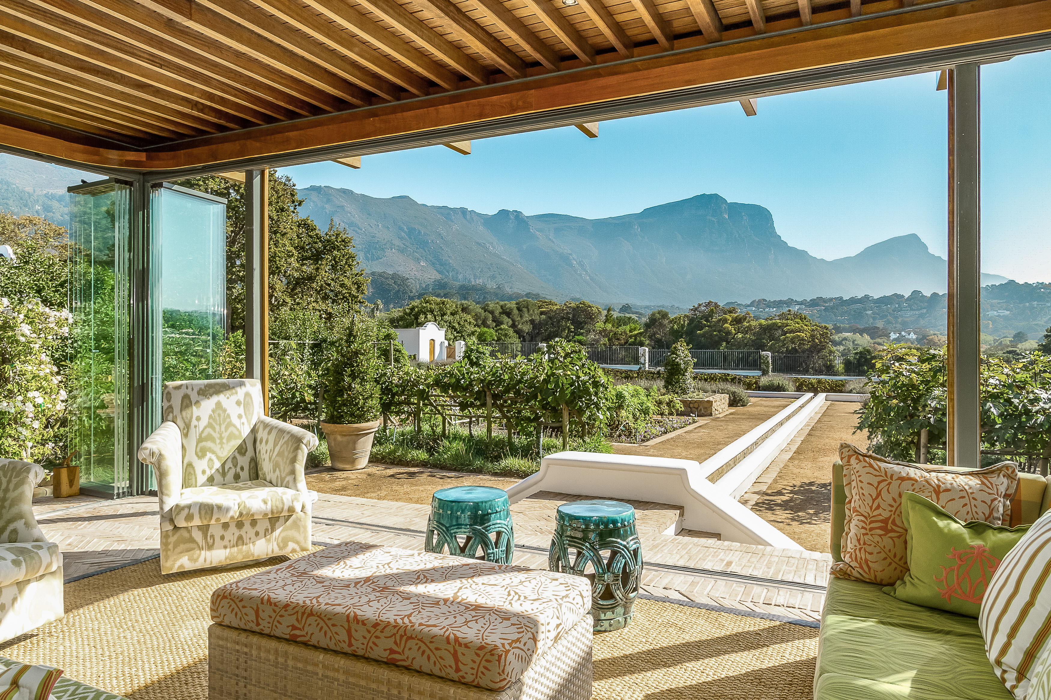 Casa Protea Cape Town Cape Town: Luxury 6-Bedroom Apartment with Seaviews and Pool, Cape Town