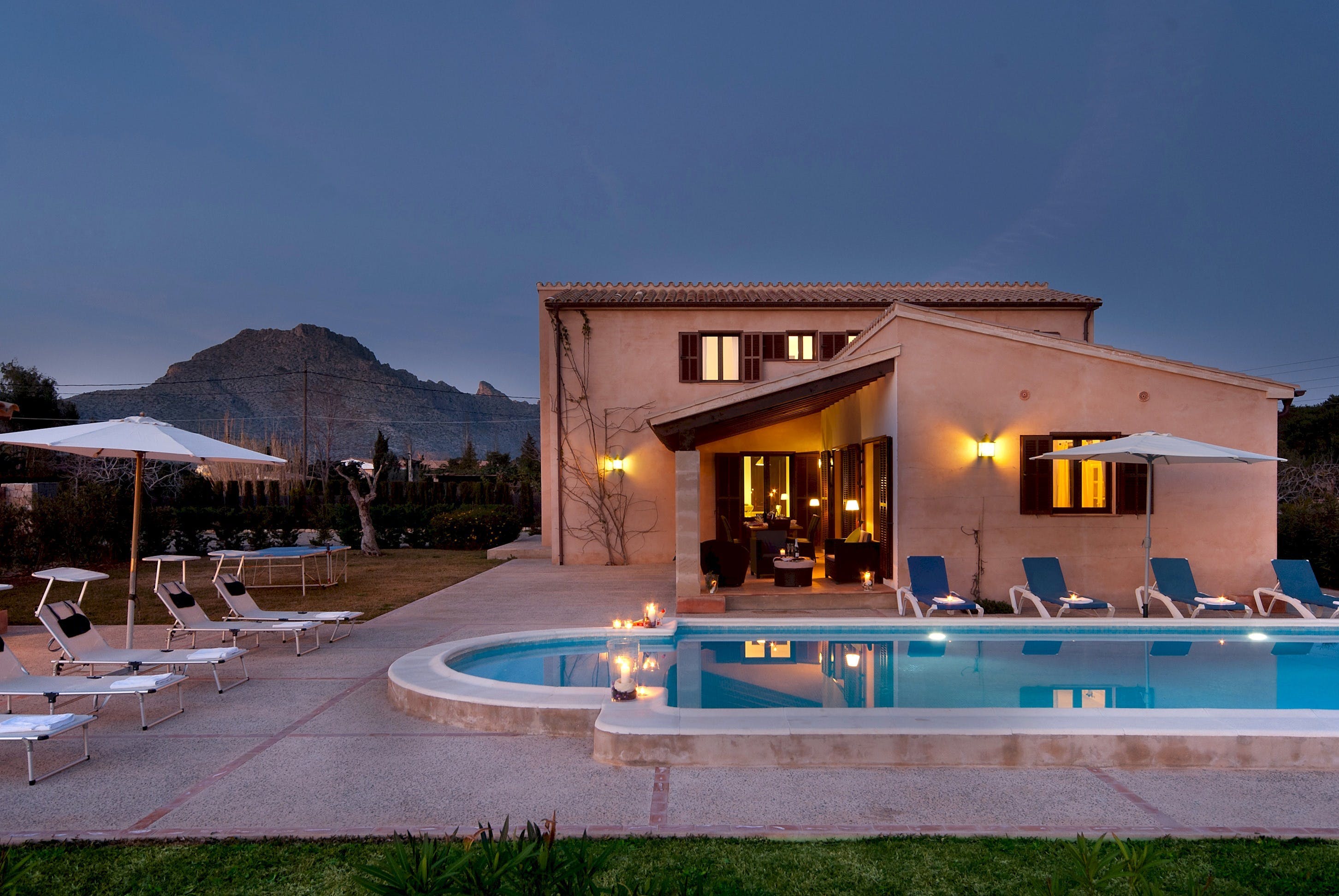 Casa Puig Pollenca: Luxury 5-Bedroom Apartment with Pool and Seaviews, Mallorca