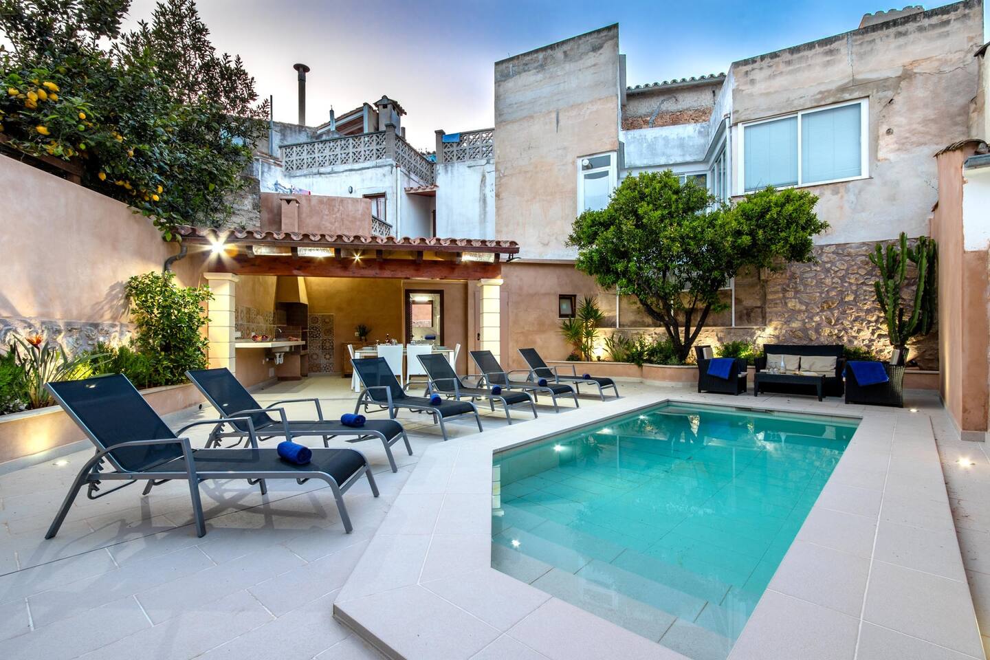 Casa Puig Pollença Pollença 5: 4-Bedroom Luxury Apartment with Seaview and Pool, Pollença