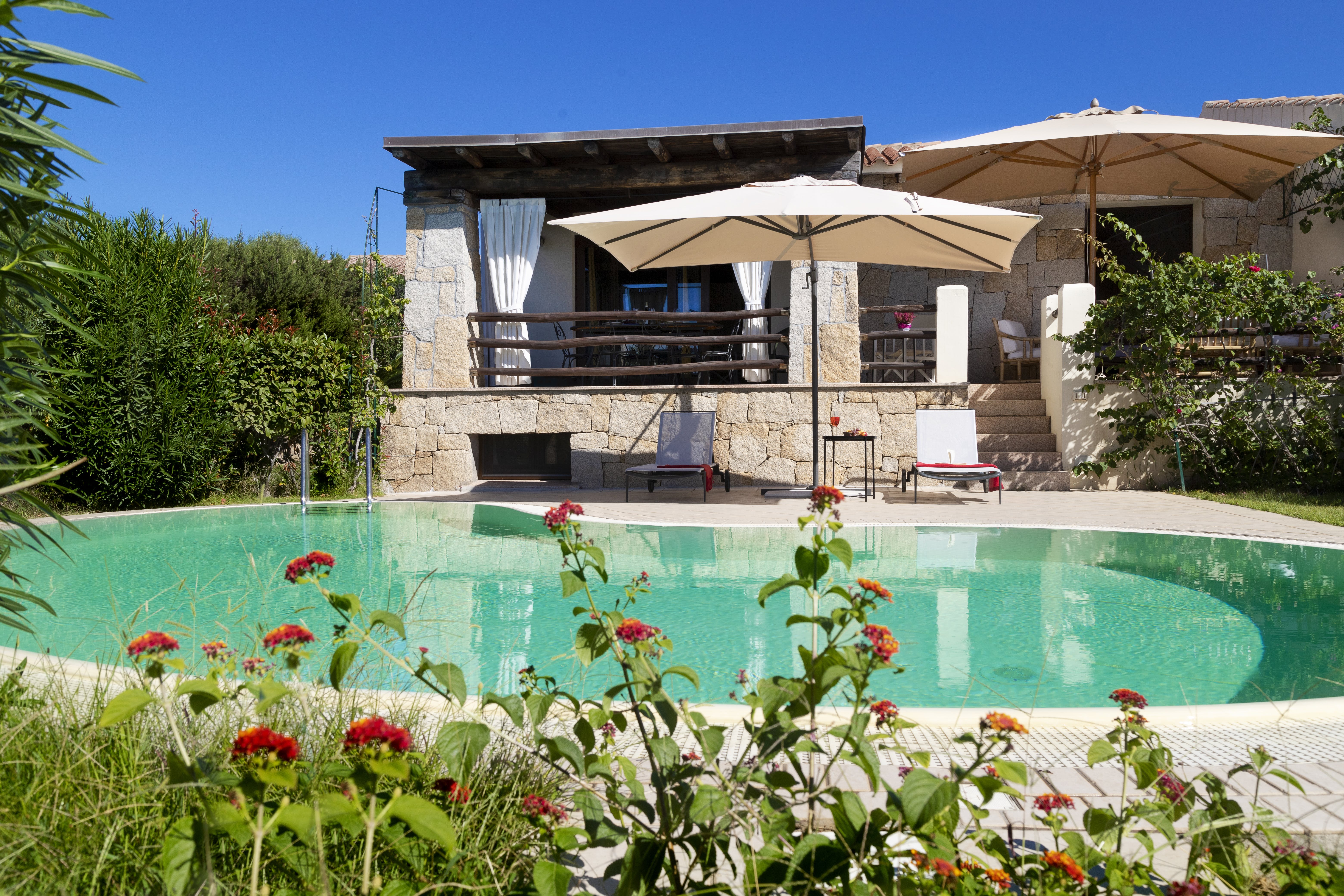 Casa Punta Molara: Luxury 3-Bedroom Apartment with Pool and Sea Views, Sardinia