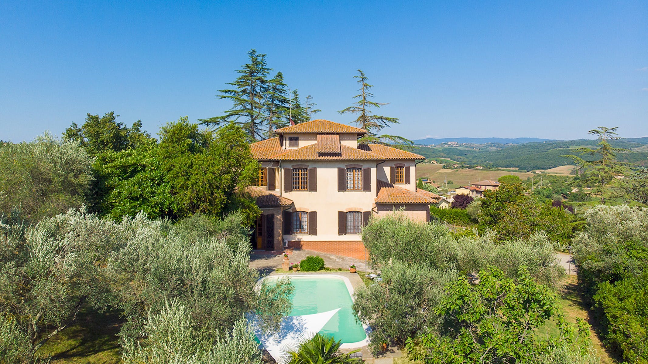 Casa Querceto Chianti: Elegant 5-Bedroom Apartment with Pool and Golf Access, Chianti