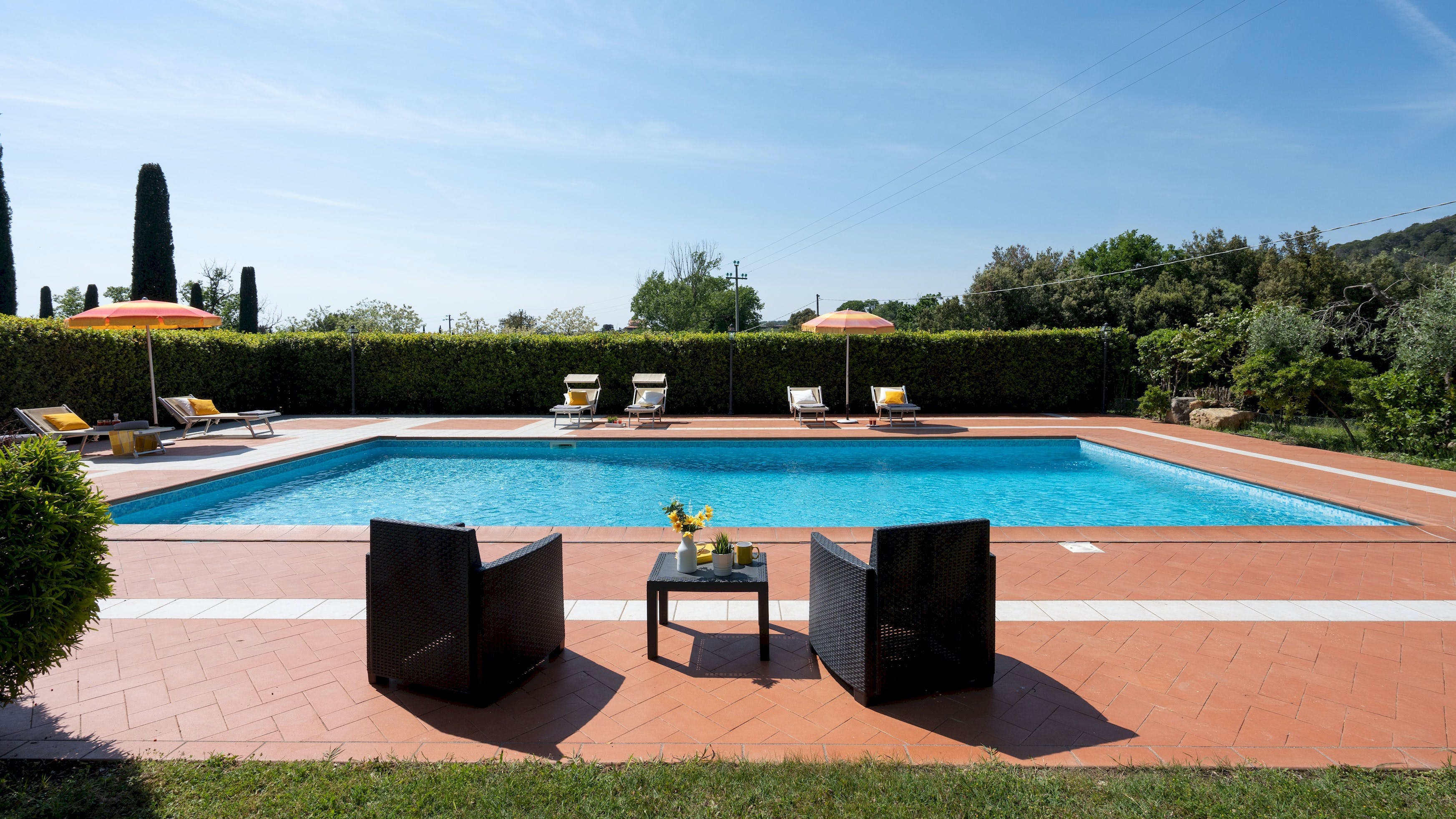 Casa Quercia Livorno: Charming 3-Bedroom Apartment with Pool and Seaview, Livorno