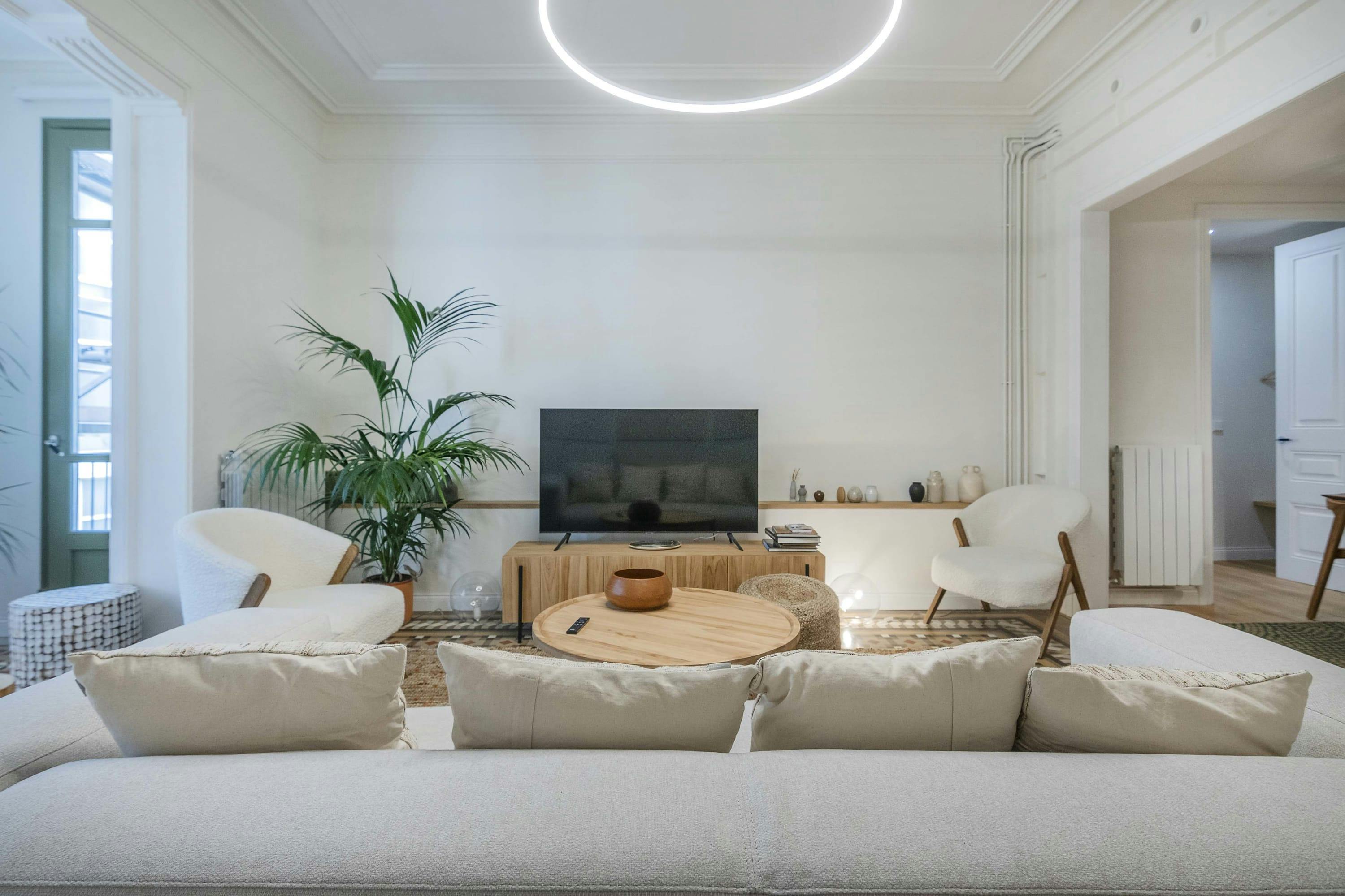 Casa Rambla ElRaval: Spacious 5-Bedroom Apartment with Modern Amenities, El Raval, Barcelona