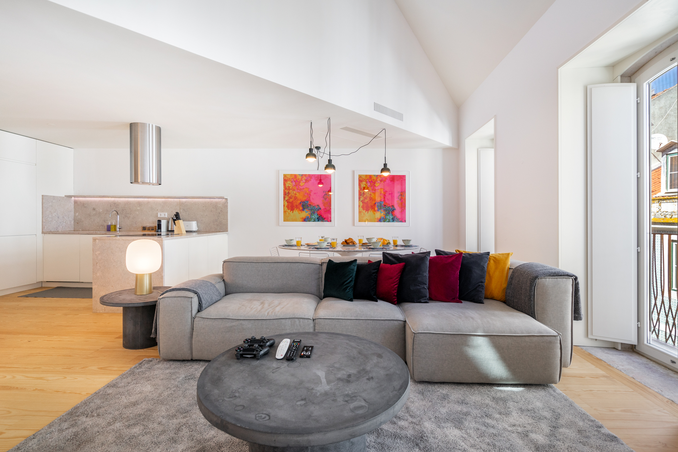 Casa Saibre Saldanha: Stylish 3-Bedroom Apartment with Sea Views in Saldanha Lisbon