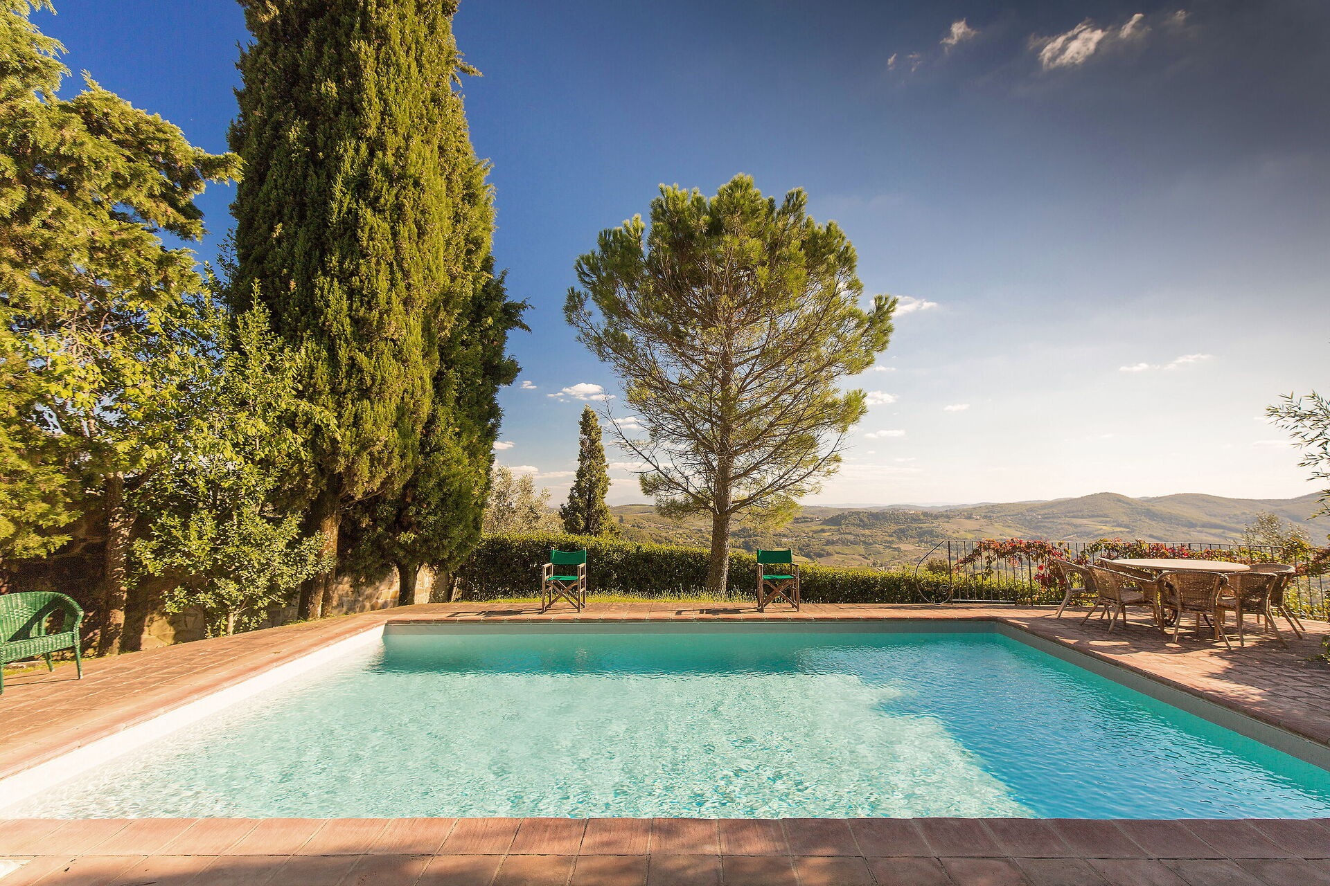 Casa Sangiovese Volpaia: Spacious 6-Bedroom Apartment with Pool, Chianti Countryside