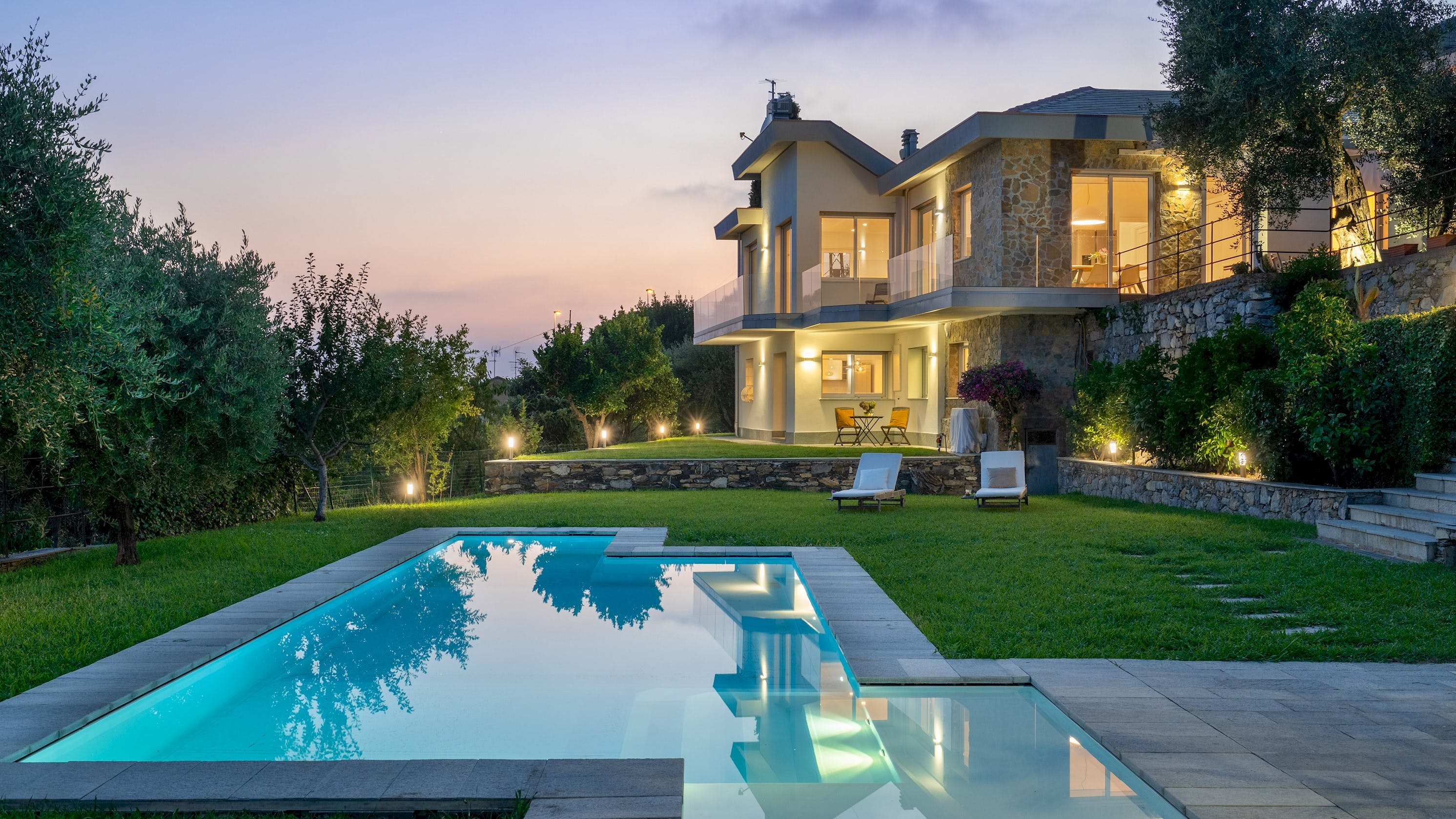 Casa Scirocco Genoa: Luxurious 5-Bedroom Apartment with Seaview and Pool, Genoa