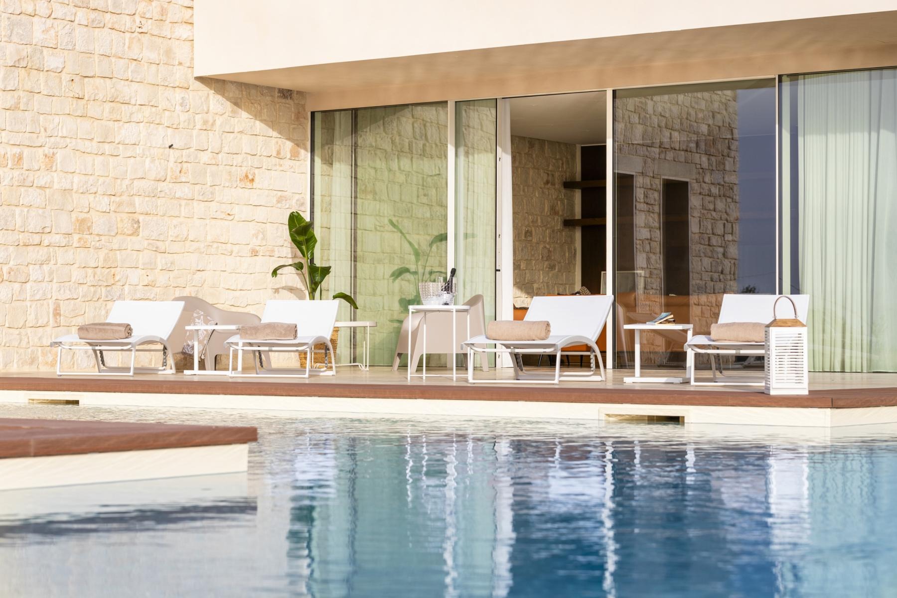 Casa Scirocco Modica: Luxury 4-Bedroom Apartment with Pool and Seaview, Sicily