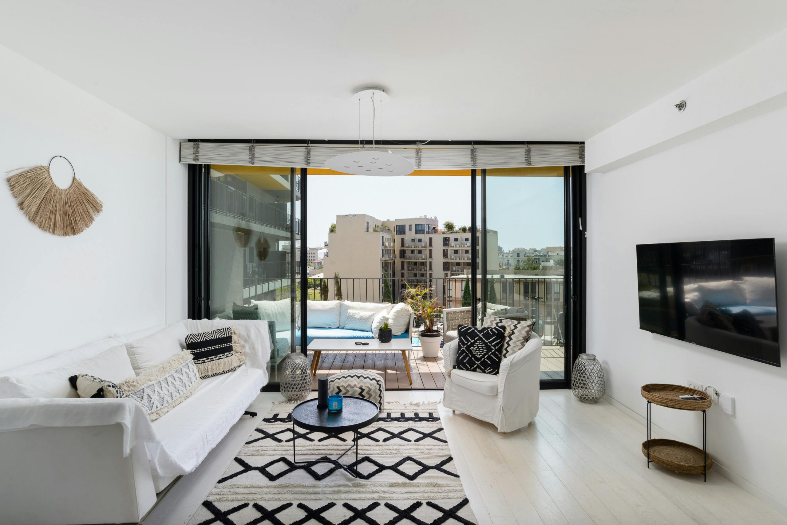 Casa Shabazi Neve Tzedek: 1-Bedroom Luxury Apartment with Seaview, Tel Aviv