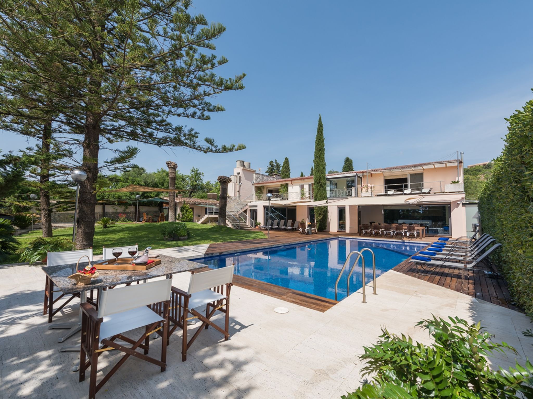 Casa Sineu Inca: Spectacular 6-Bedroom Modern Villa with Private Pool and Mountain Views in Mallorca Spain